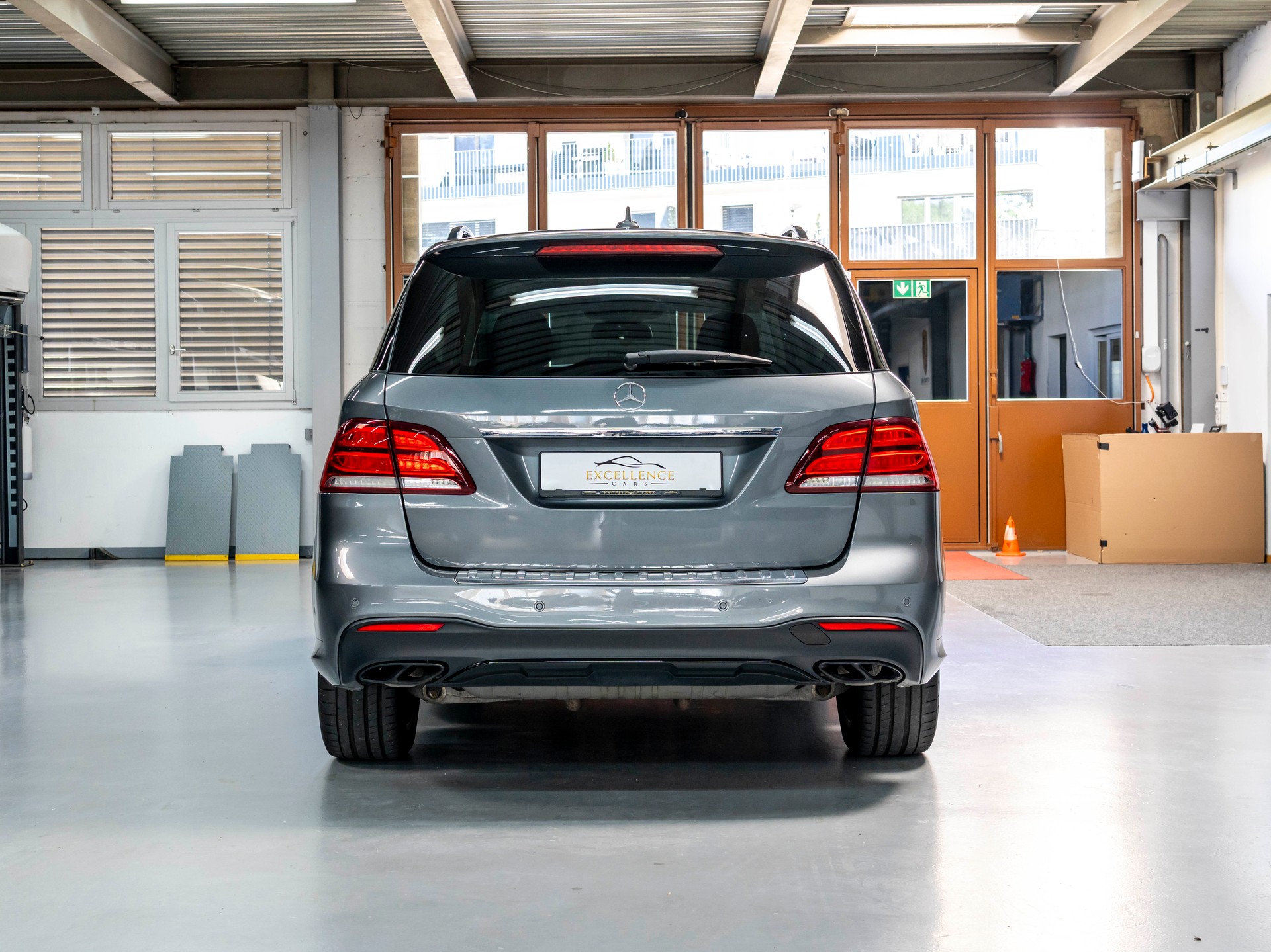 MERCEDES-BENZ GLE 43 AMG 4Matic 9G-Tronic-image-4