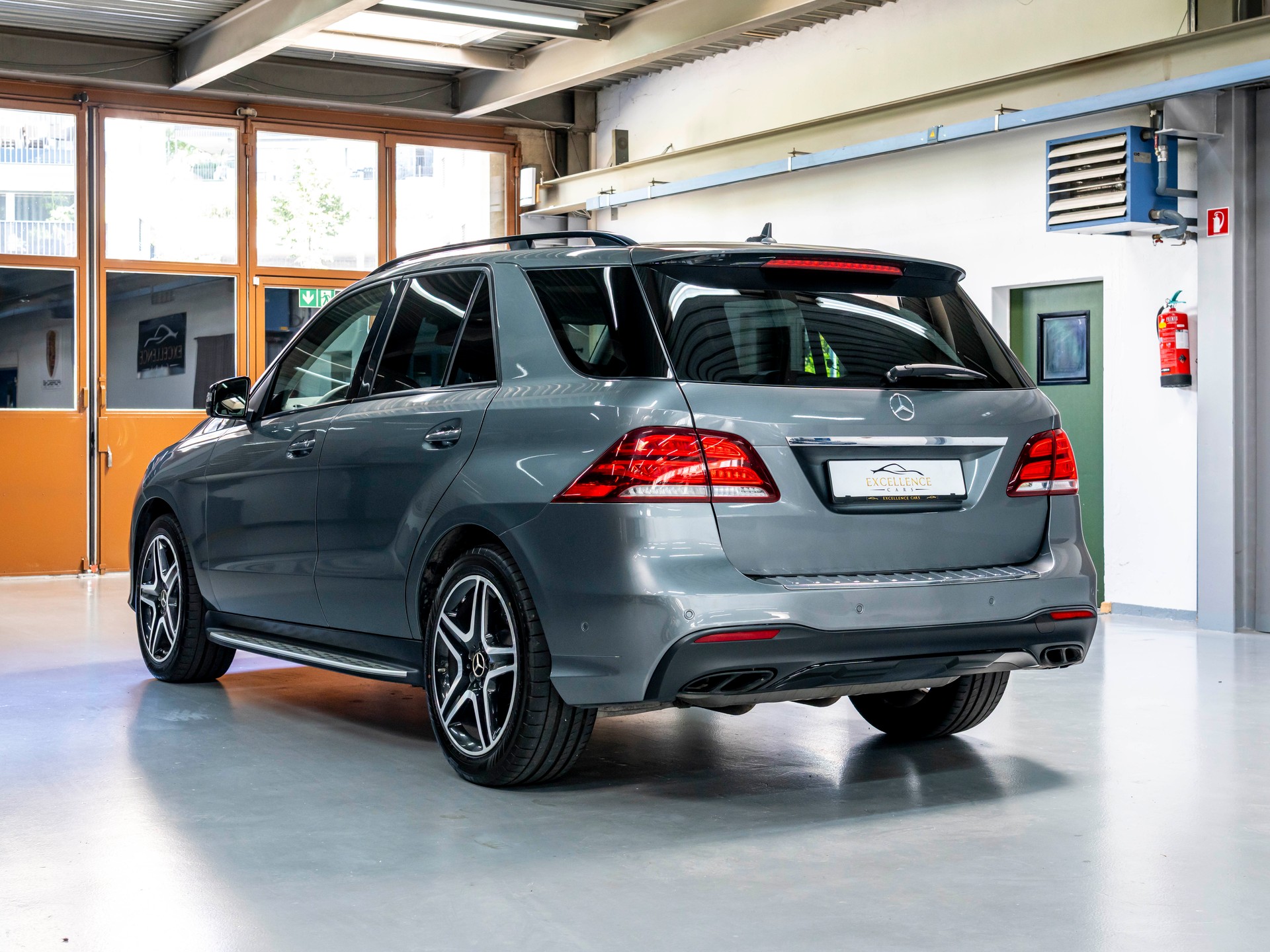 MERCEDES-BENZ GLE 43 AMG 4Matic 9G-Tronic-image-5