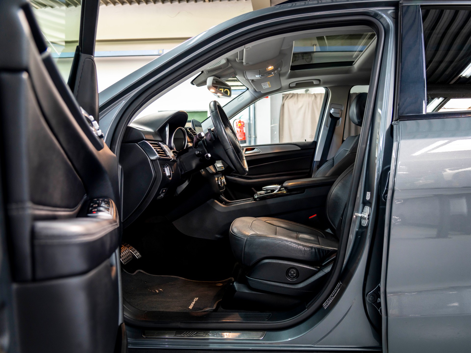 MERCEDES-BENZ GLE 43 AMG 4Matic 9G-Tronic-image-17