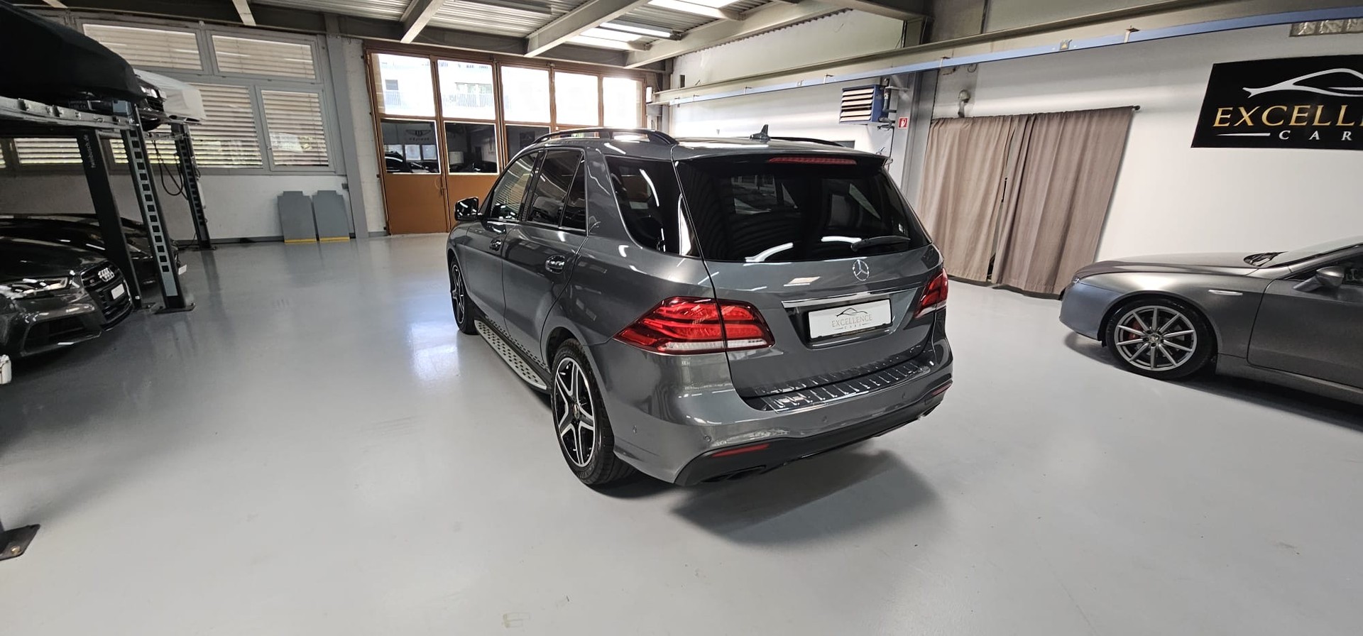 MERCEDES-BENZ GLE 43 AMG 4Matic 9G-Tronic-image-5