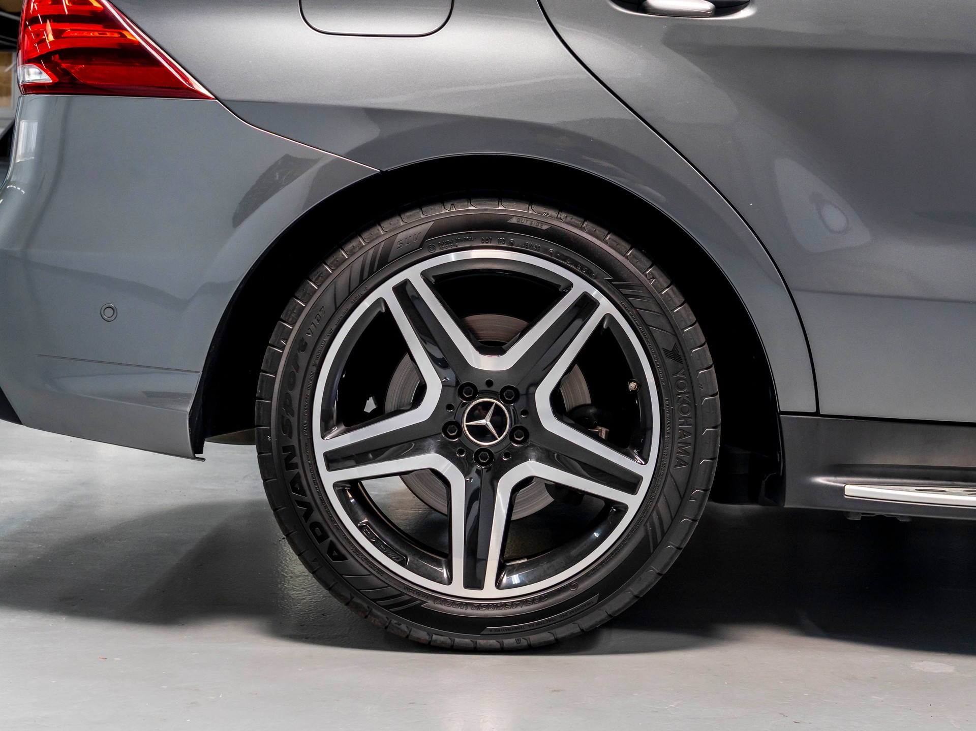 MERCEDES-BENZ GLE 43 AMG 4Matic 9G-Tronic-image-11
