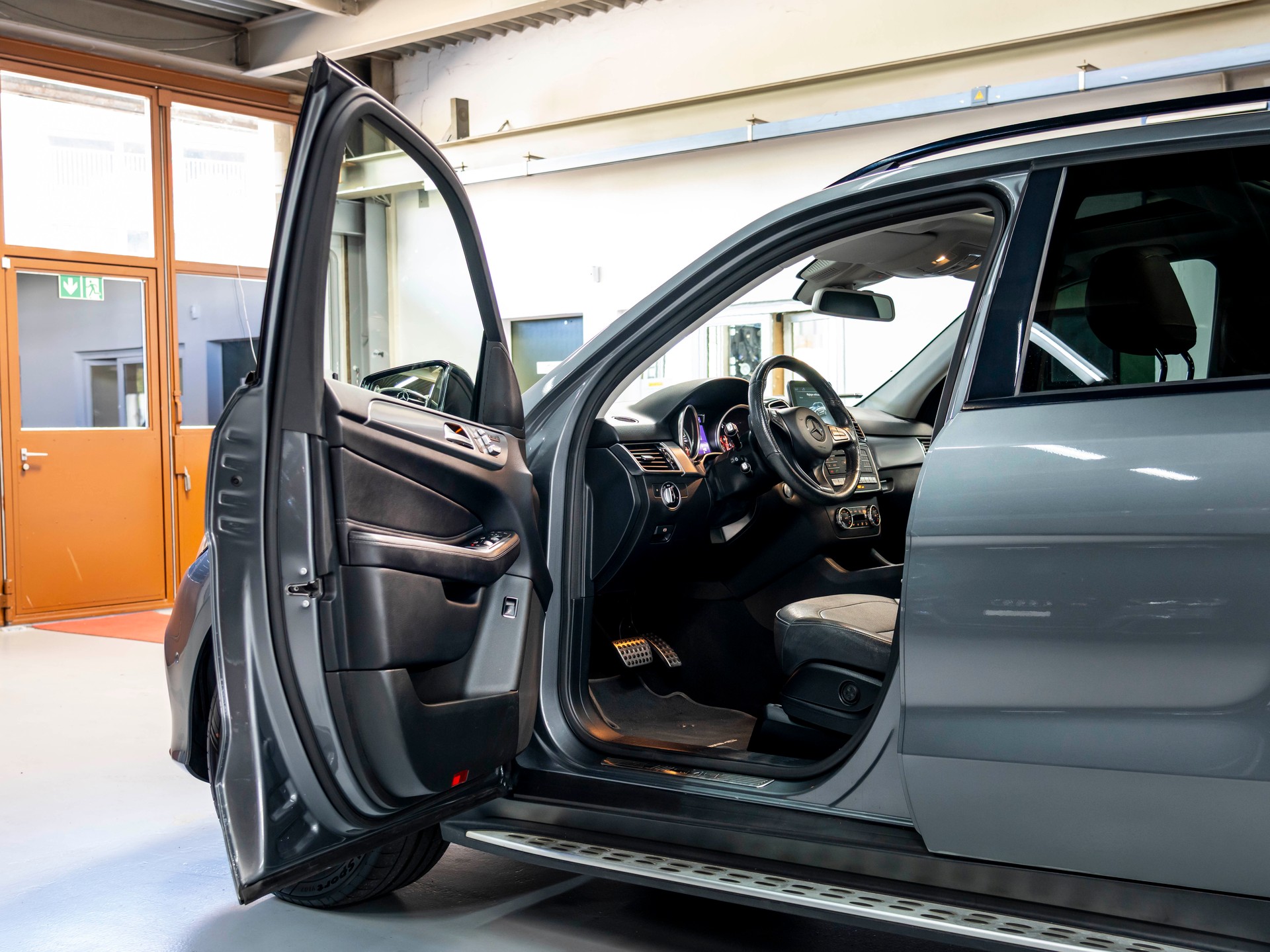 MERCEDES-BENZ GLE 43 AMG 4Matic 9G-Tronic-image-16