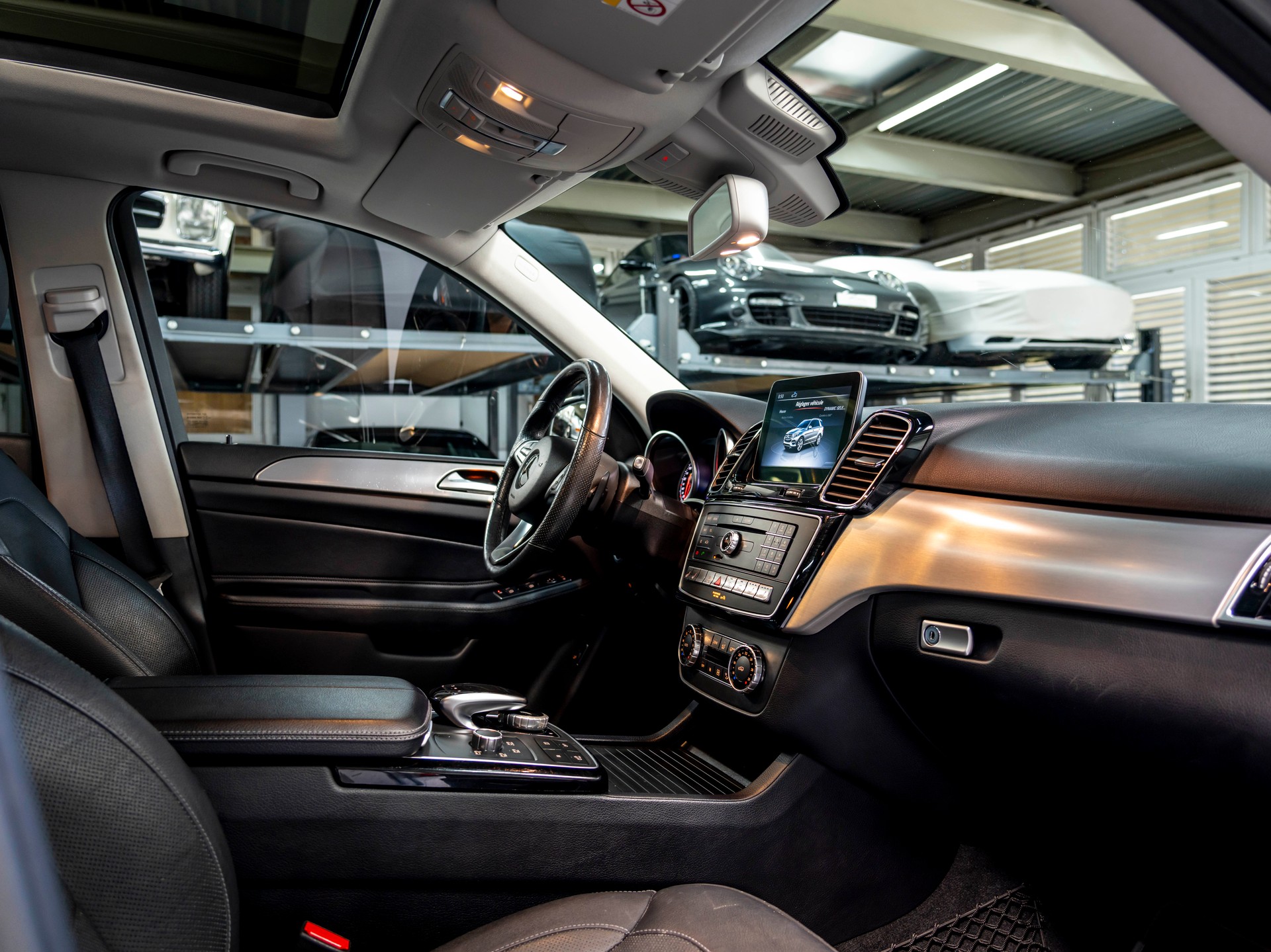 MERCEDES-BENZ GLE 43 AMG 4Matic 9G-Tronic-image-23