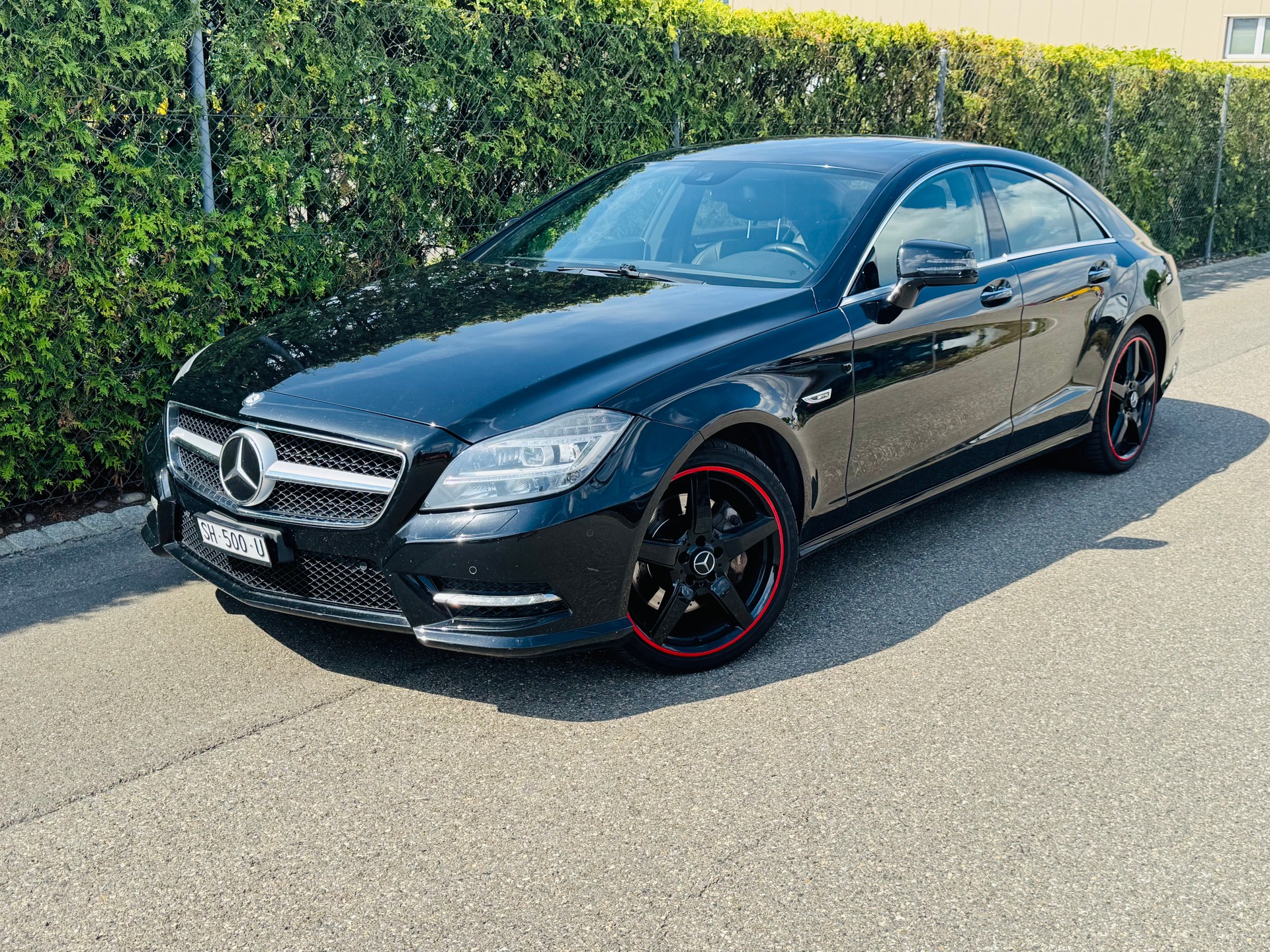 MERCEDES-BENZ CLS 350 BlueTEC Executive 4Matic 7G-Tronic ( AMG Line )-image-1