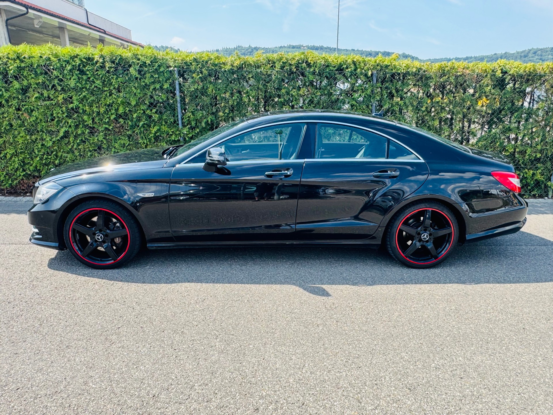 MERCEDES-BENZ CLS 350 BlueTEC Executive 4Matic 7G-Tronic ( AMG Line )-image-6