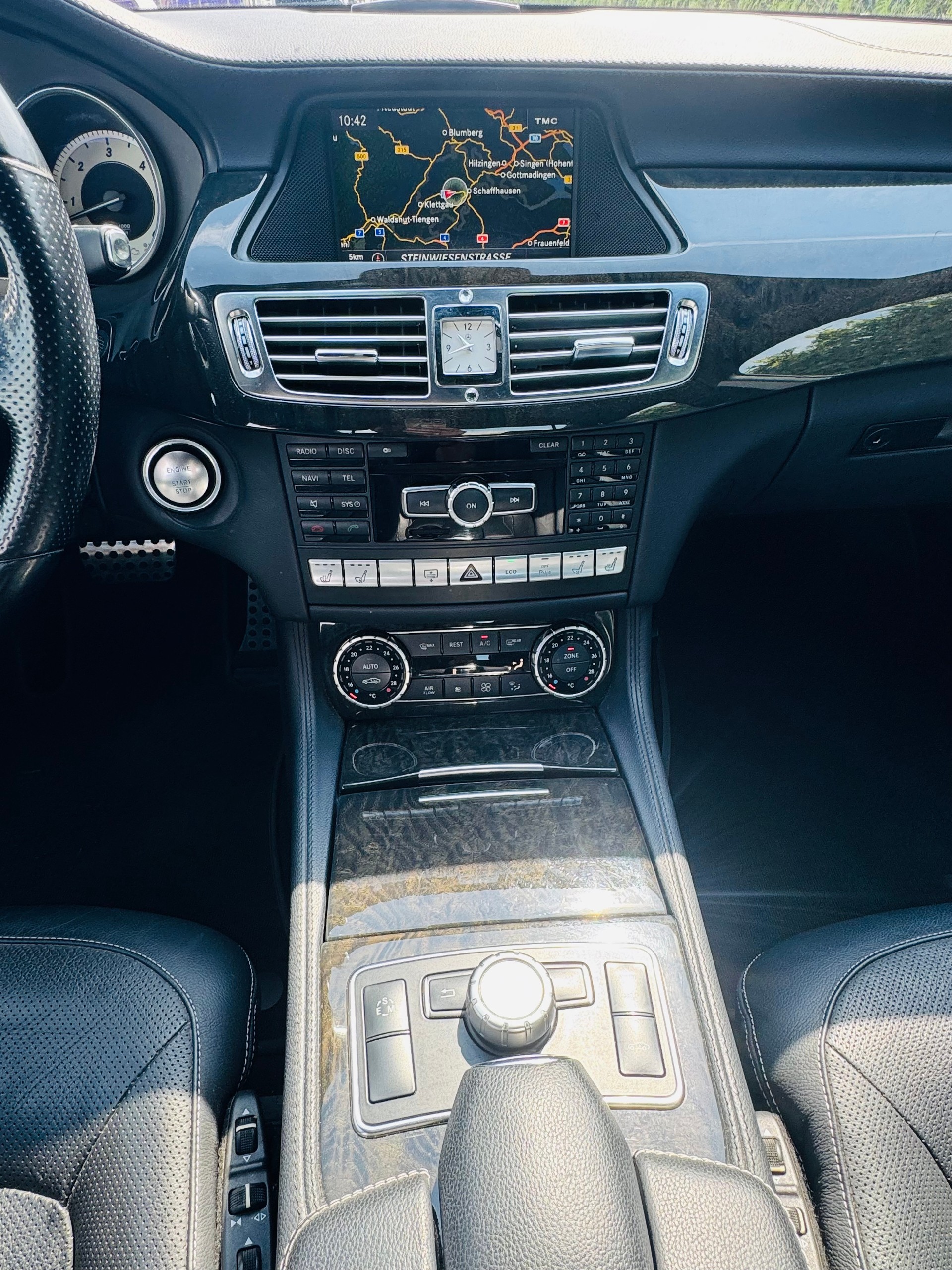 MERCEDES-BENZ CLS 350 BlueTEC Executive 4Matic 7G-Tronic ( AMG Line )-image-9