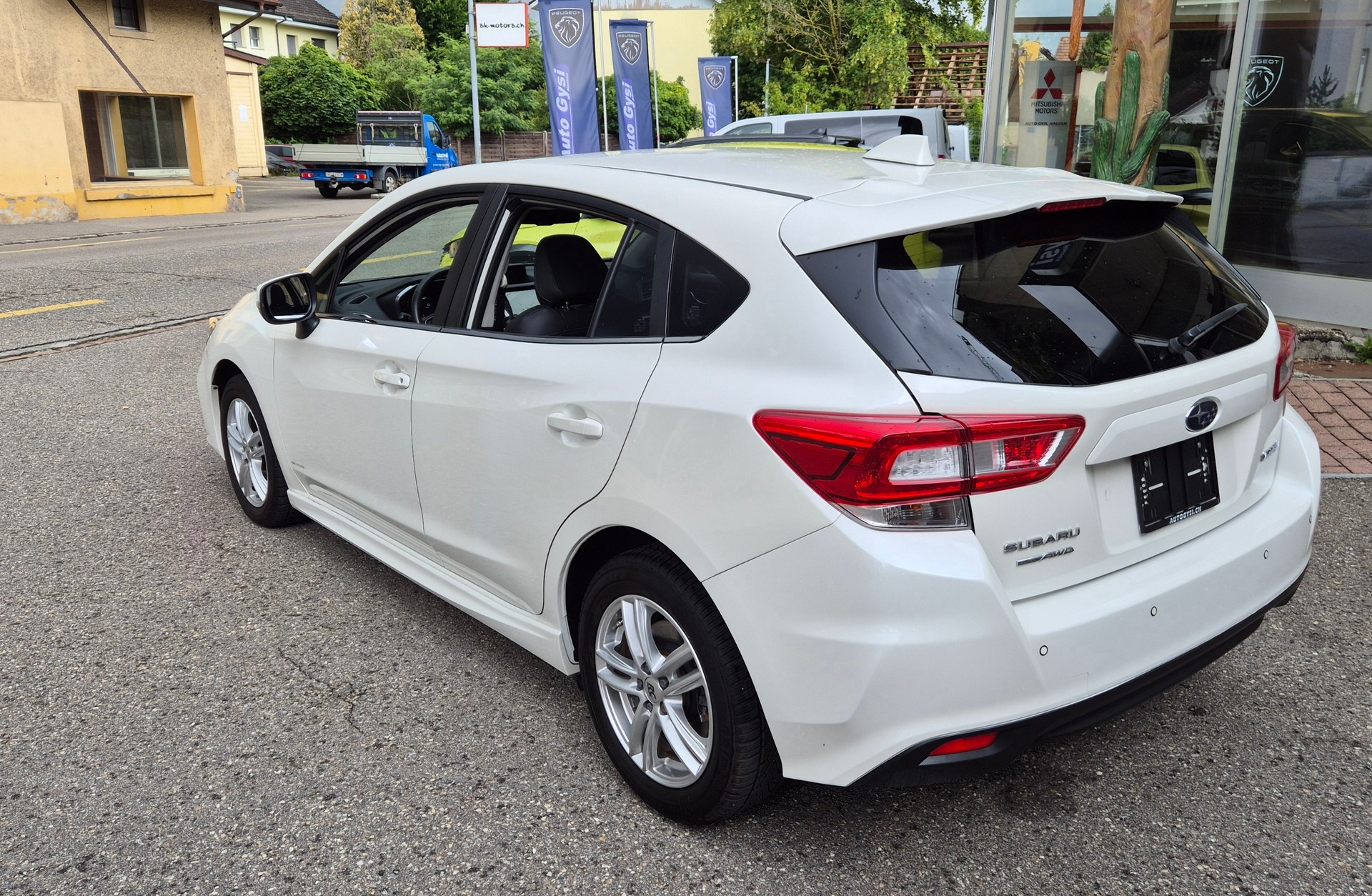 SUBARU Impreza 2.0 Luxury AWD-image-1