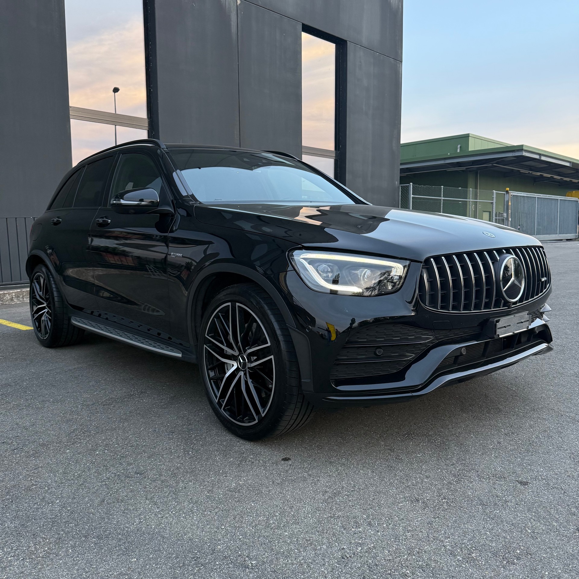MERCEDES-BENZ GLC 43 AMG 4Matic 9G-Tronic Swiss-image-2