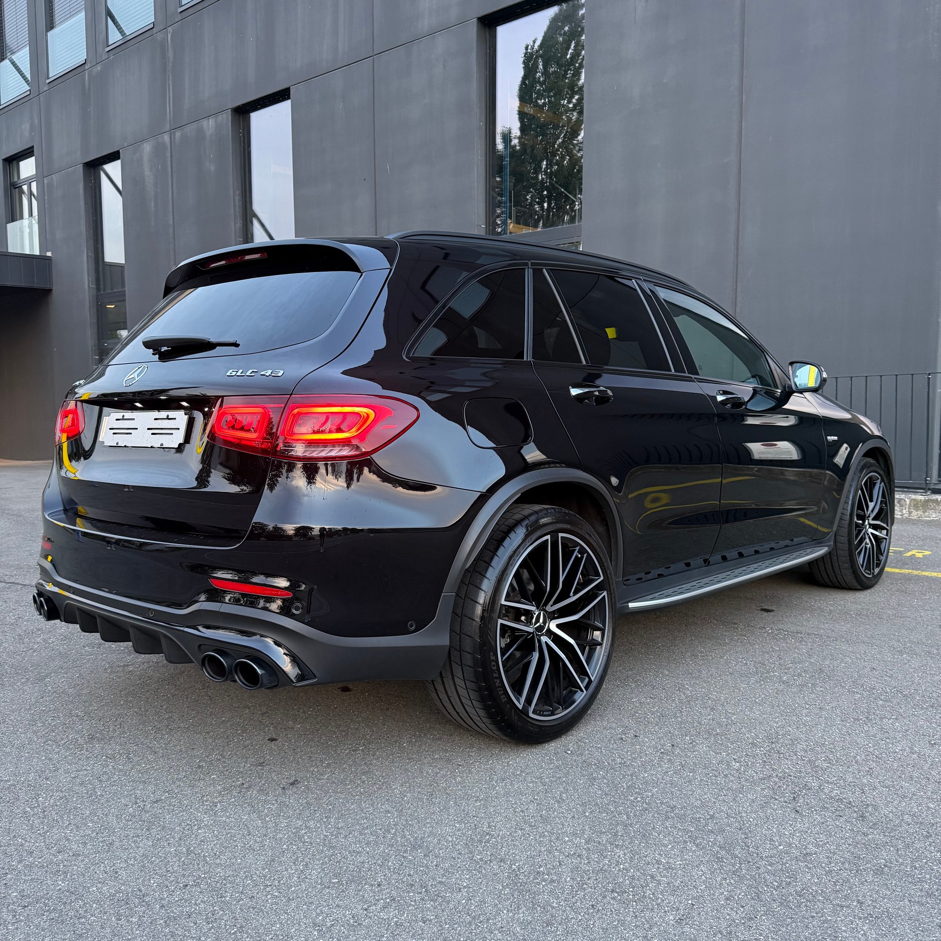 MERCEDES-BENZ GLC 43 AMG 4Matic 9G-Tronic Swiss-image-3