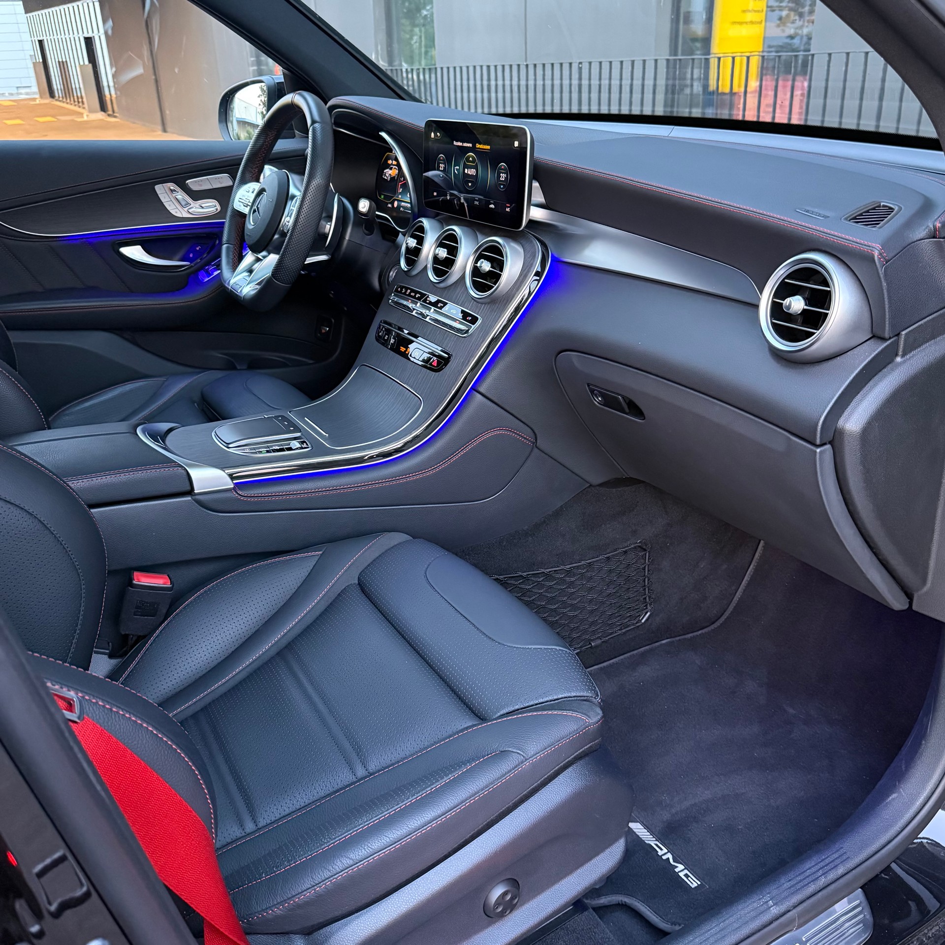 MERCEDES-BENZ GLC 43 AMG 4Matic 9G-Tronic Swiss-image-16