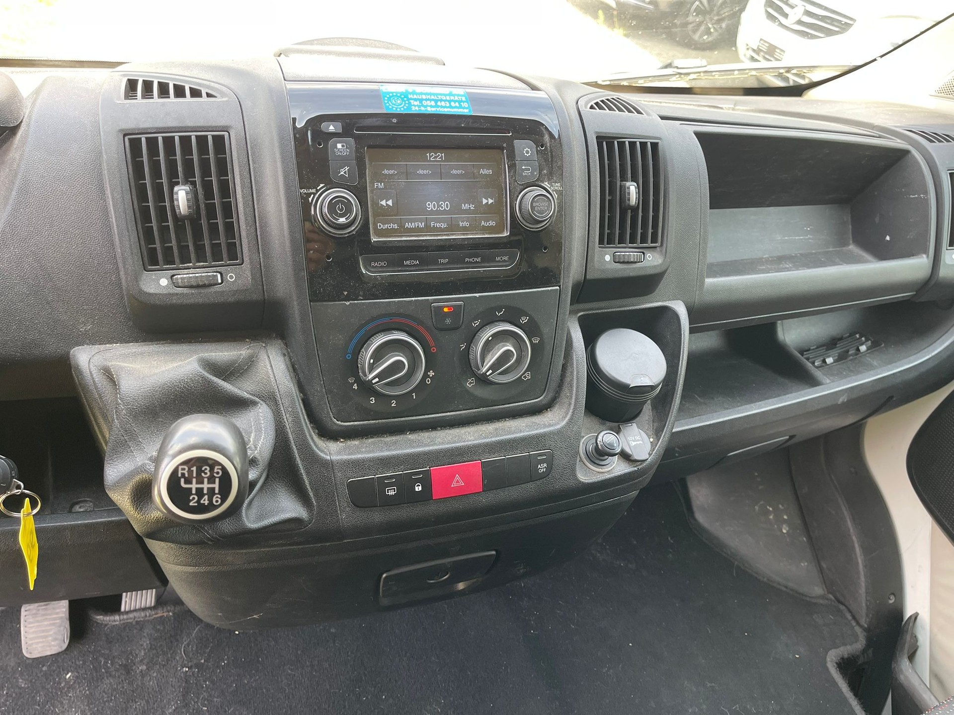 CITROEN Jumper 30 2.2 e-HDi 130 Confort L1H1-image-7