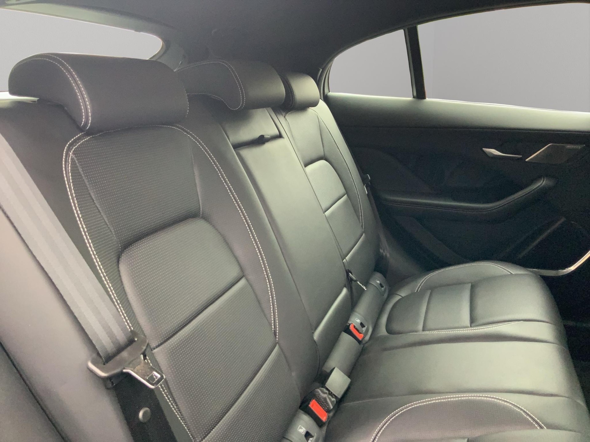 JAGUAR I-Pace EV400 HSE AWD-image-7