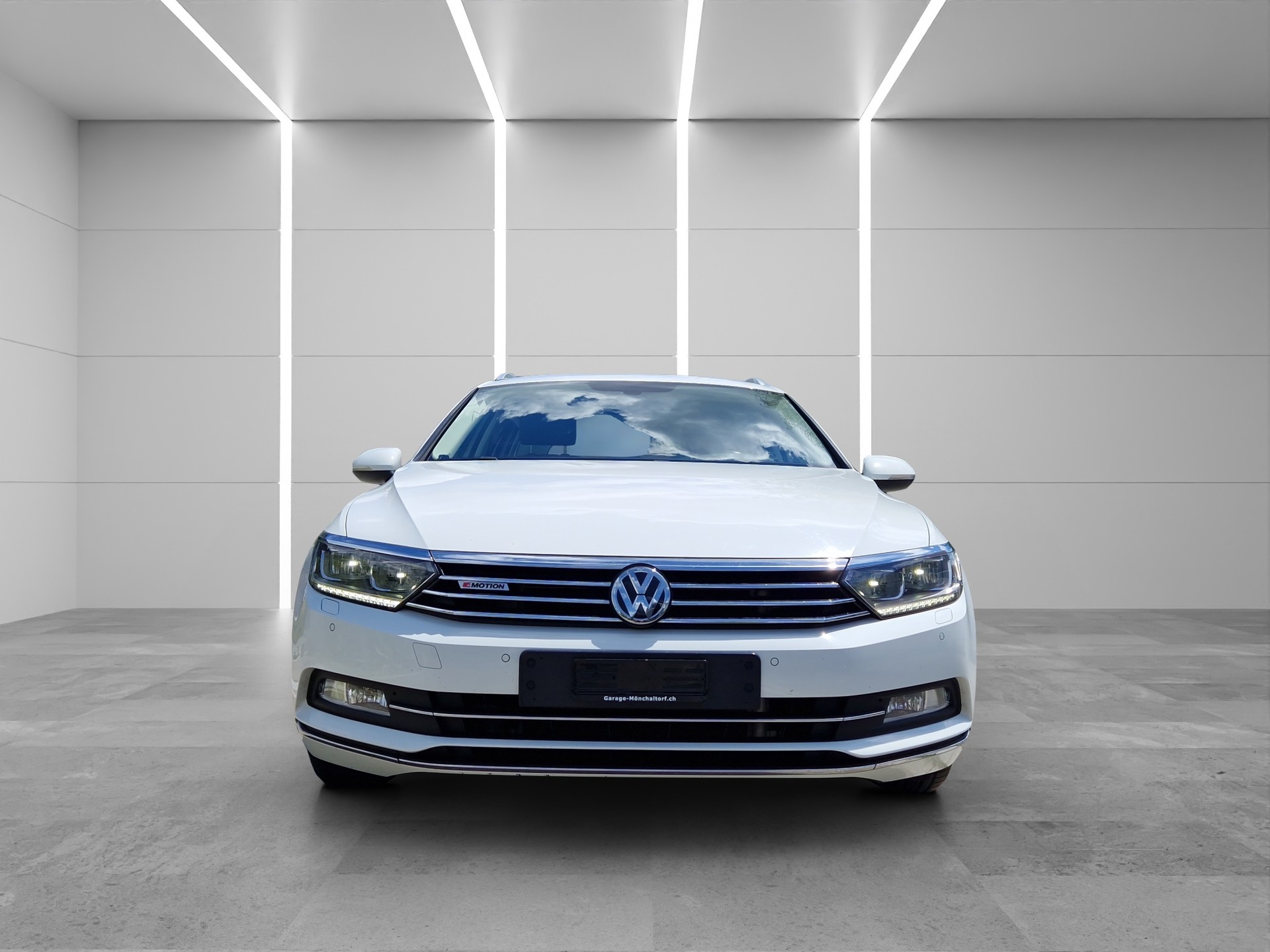 VW Passat 2.0 TDI BMT Highline DSG 4Motion-image-2