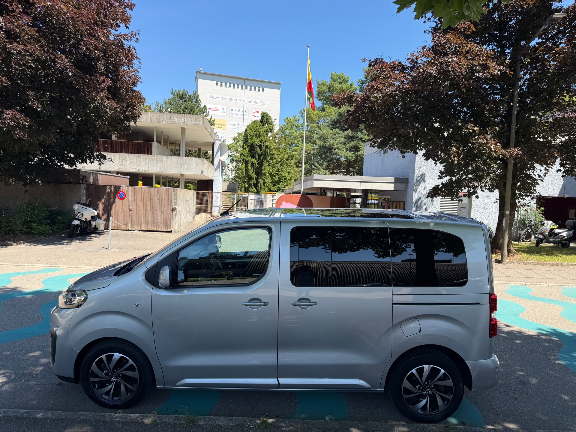 CITROEN Spacetourer 2.0 BlueHDi Shine XS EAT-image-2