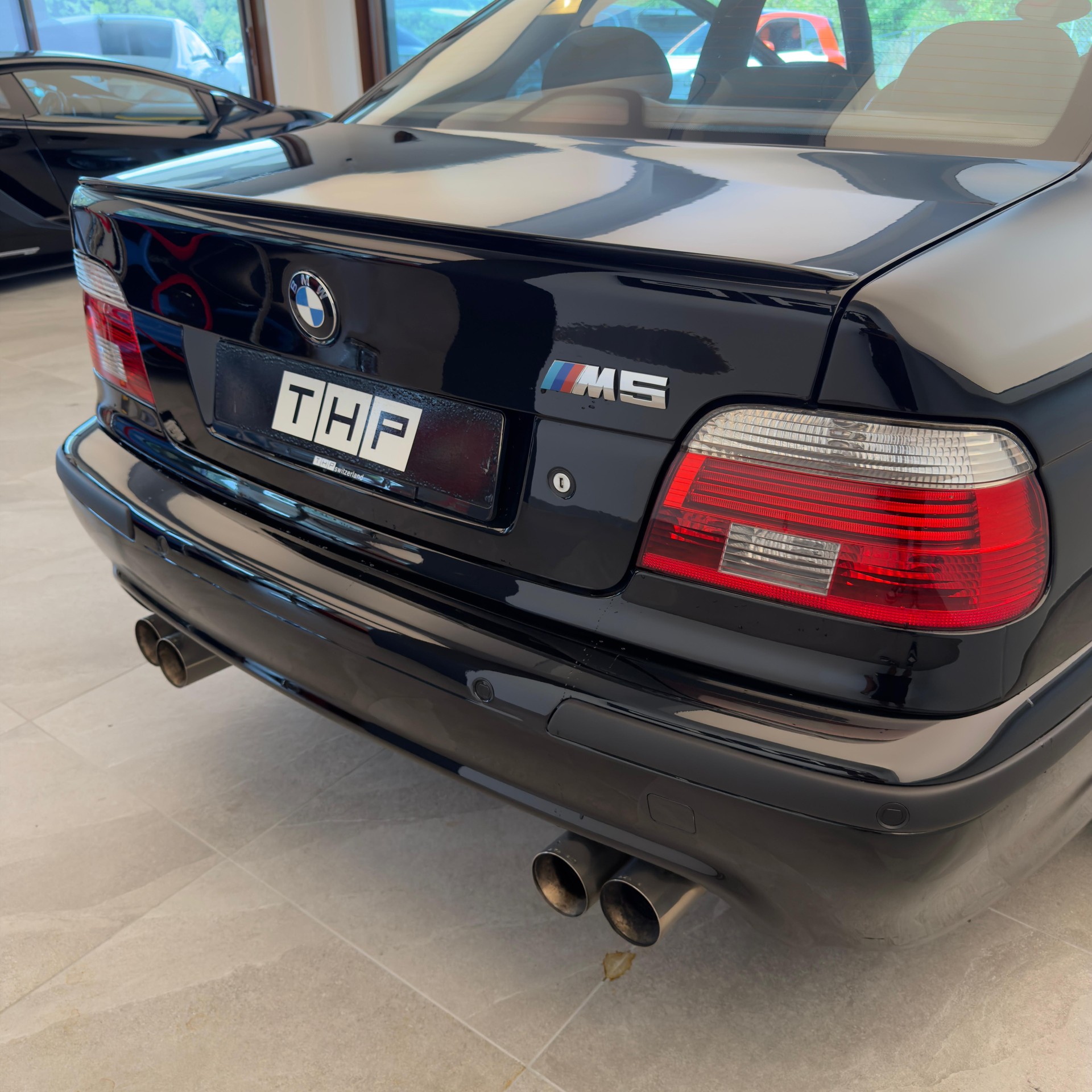 BMW M5-image-3