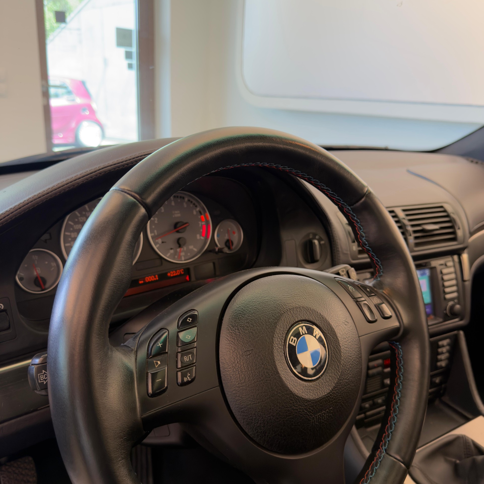 BMW M5-image-8