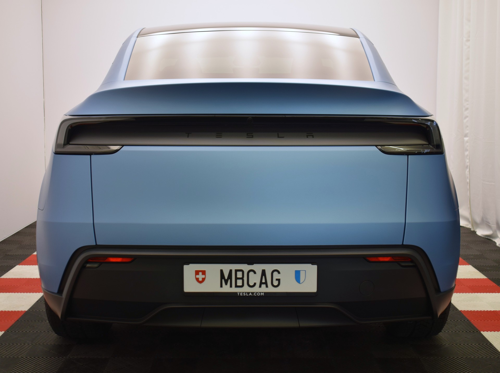 TESLA Model Y Premium Long Range AWD, Frosty Blue Matt, Made in Berlin-image-9