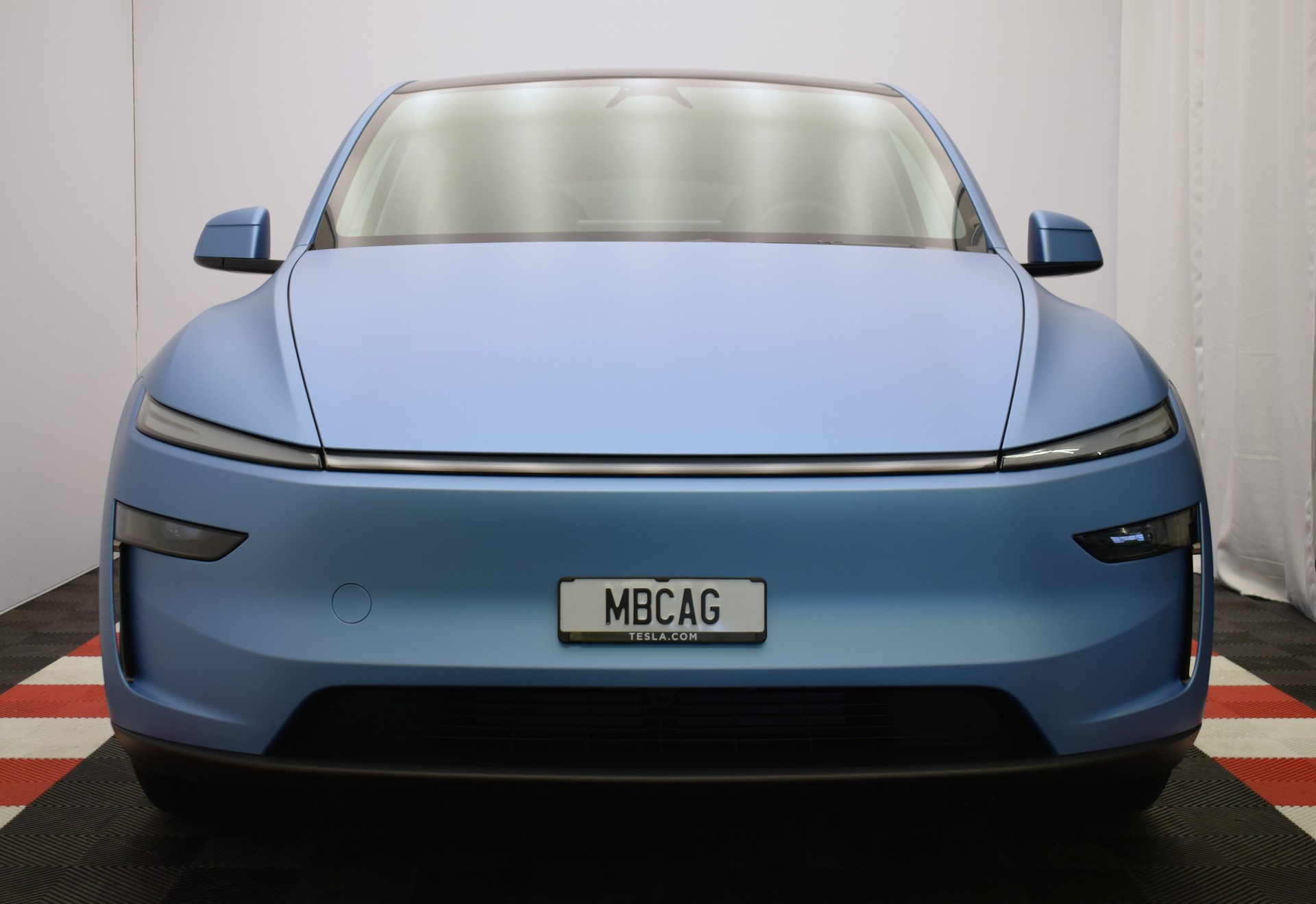 TESLA Model Y Premium Long Range AWD, Frosty Blue Matt, Made in Berlin-image-2
