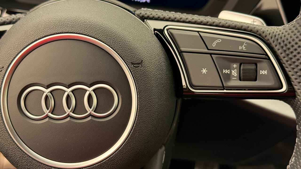 AUDI A3 Sportback TFSI 110 kW S line S tronic-image-9