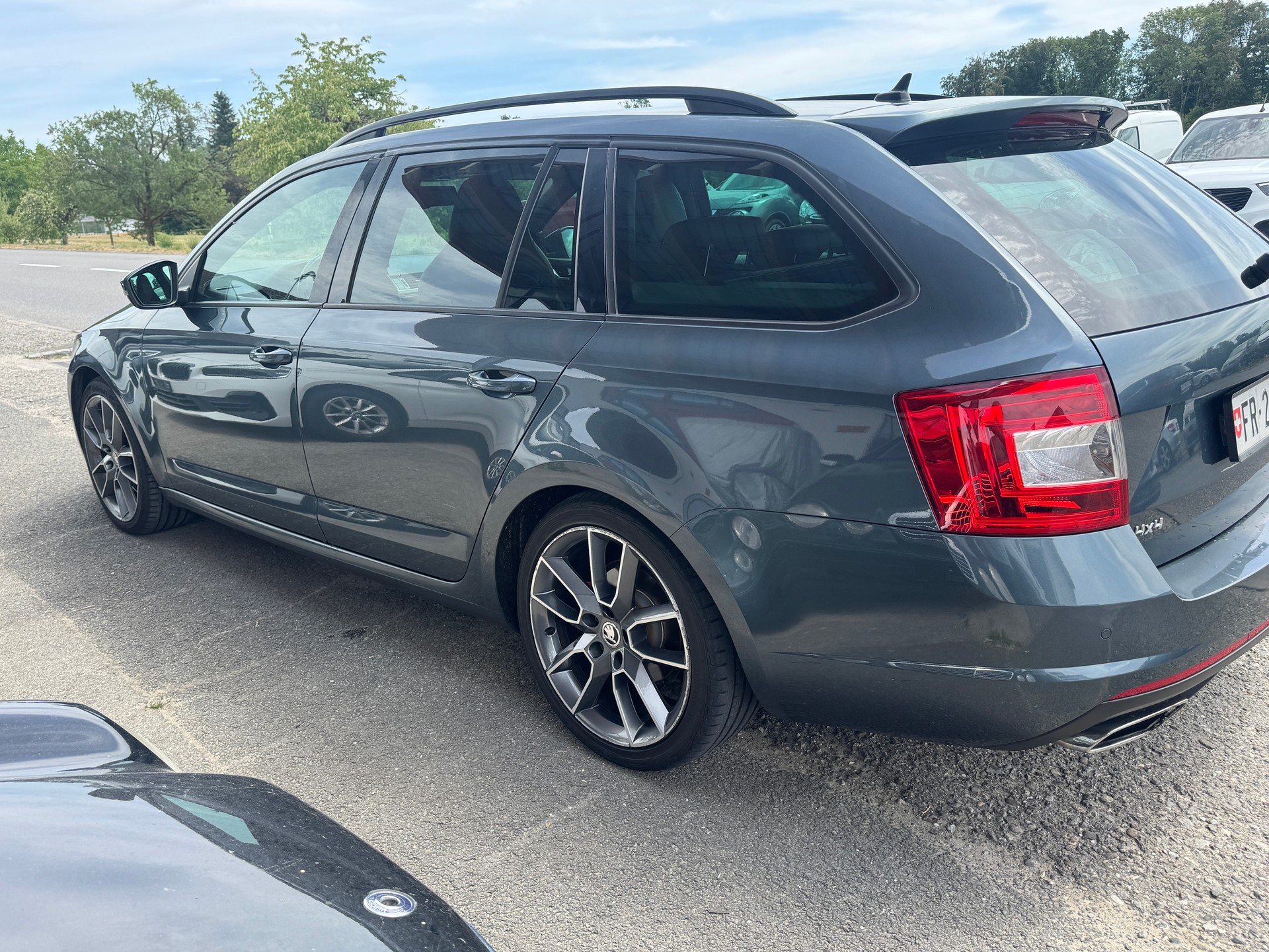 SKODA Octavia Combi 2.0 TDI RS 4x4 DSG-image-4