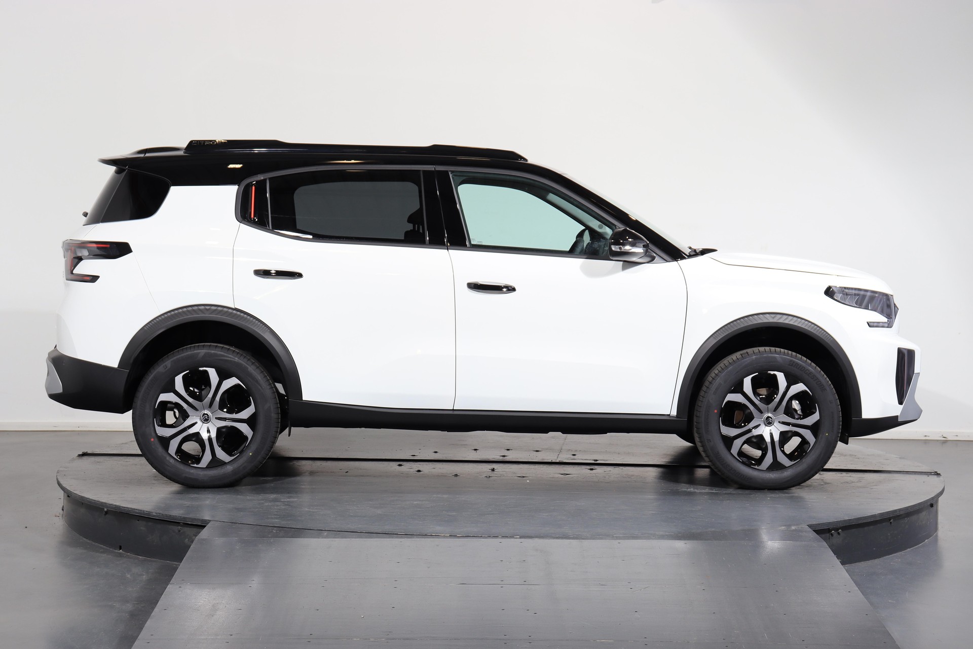 CITROEN C3 Aircross 1.2 Hybrid Plus-showroom-element-1