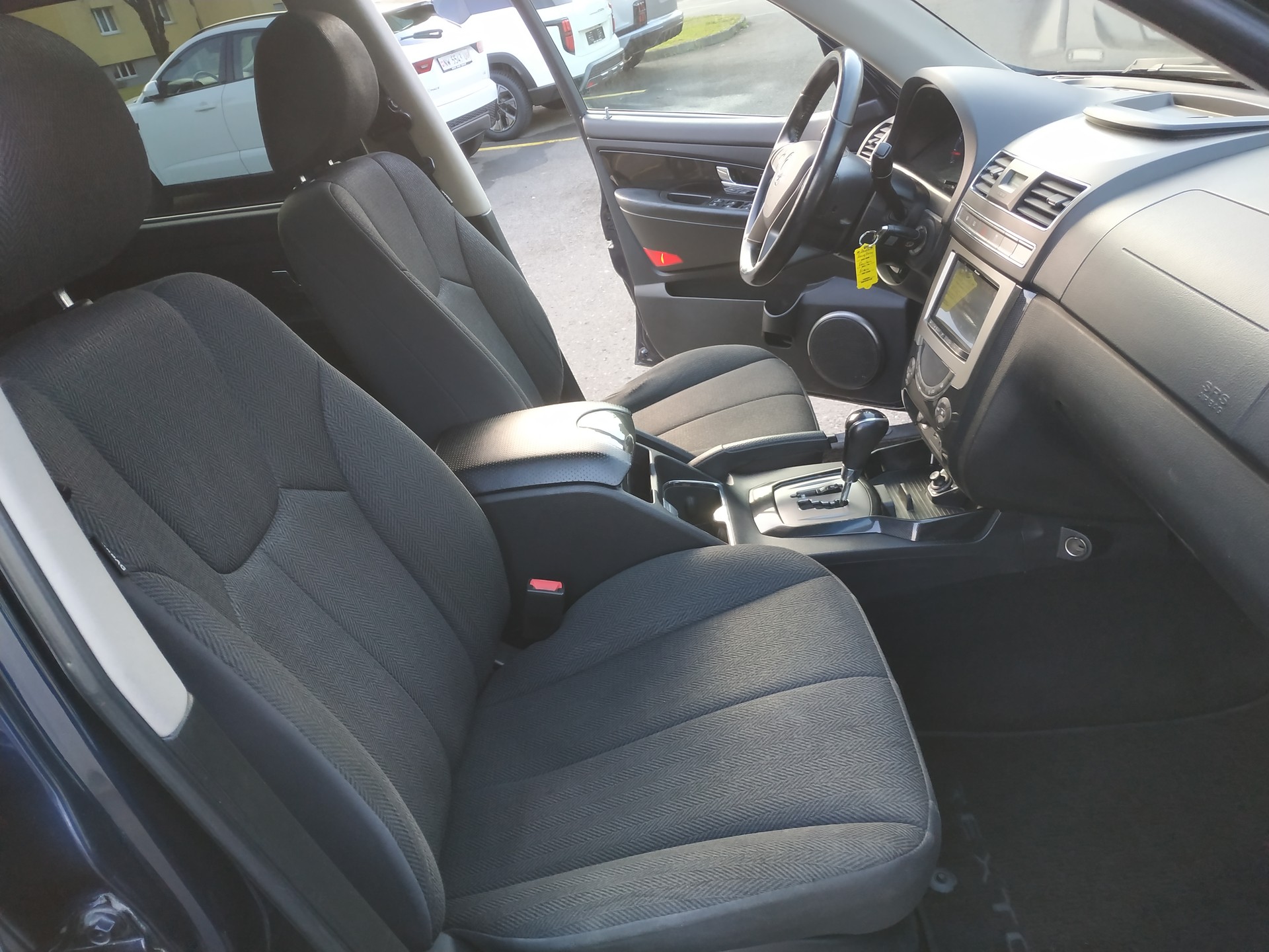 KGM-SsangYong Rexton RX220 e-XDi Quartz 4WD Automatic-image-10