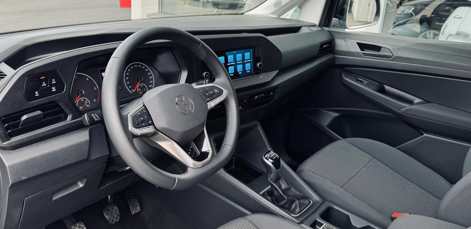 VW Caddy 2.0 TDI 4Motion-image-8