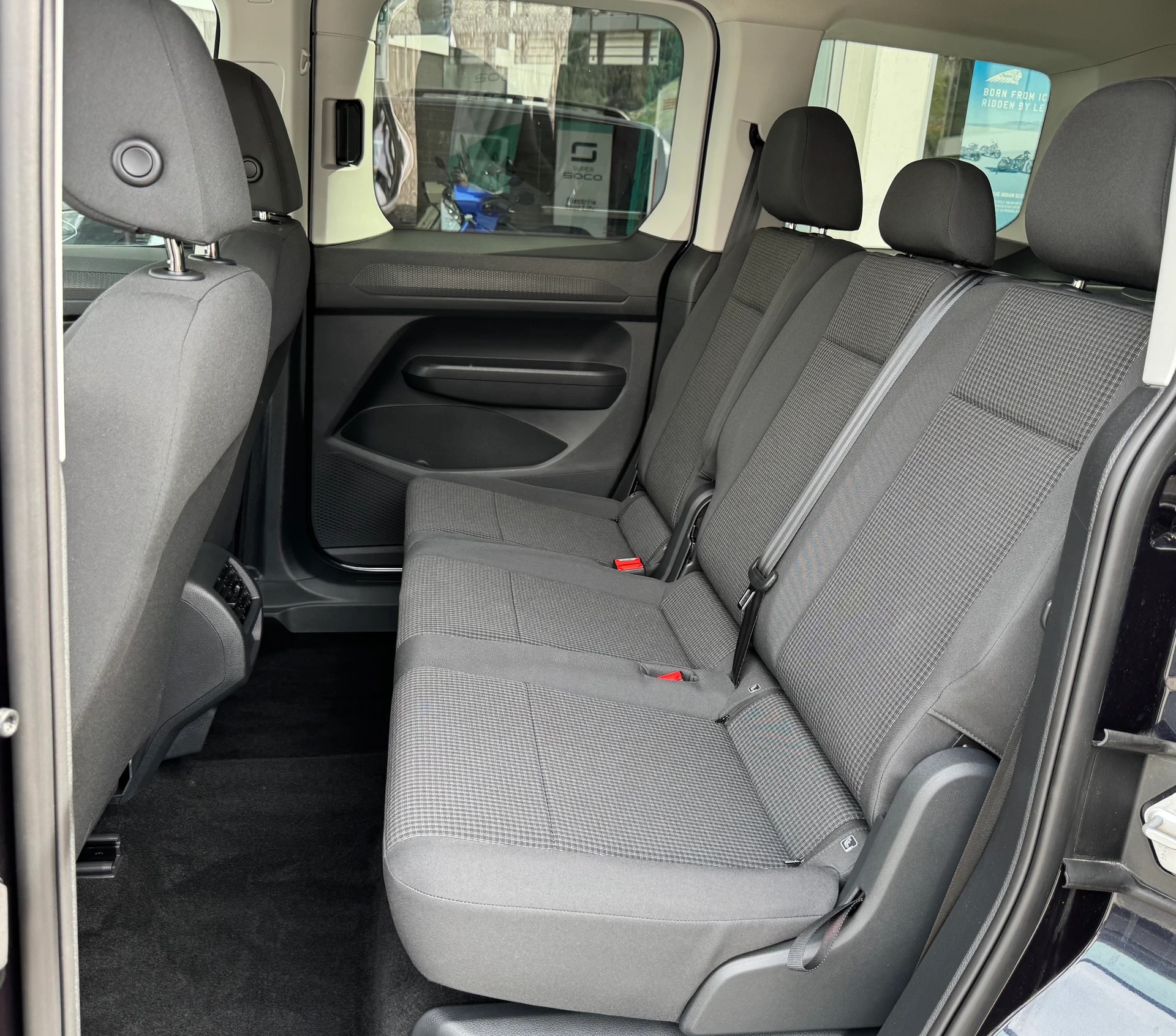 VW Caddy 2.0 TDI 4Motion-image-10