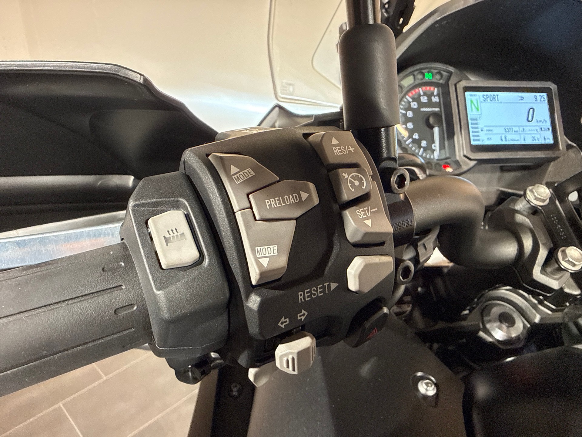 KAWASAKI Versys 1000 SE-image-11