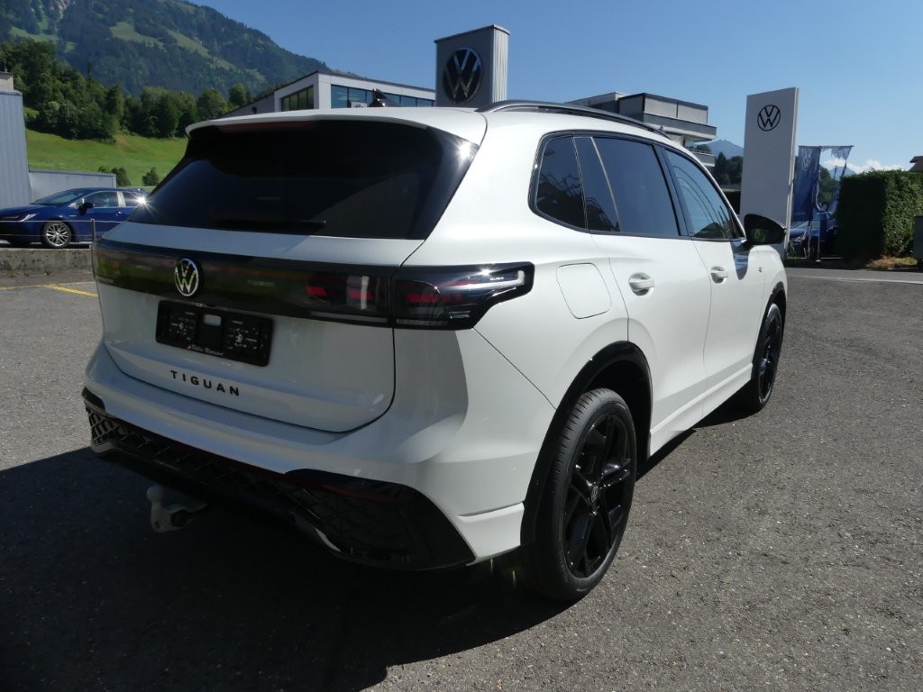 VW Tiguan 2.0 TSI DSG R-Line 4Motion-image-3