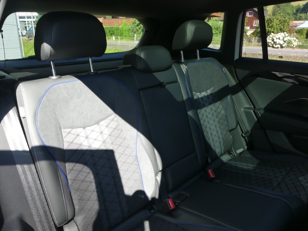 VW Tiguan 2.0 TSI DSG R-Line 4Motion-image-12