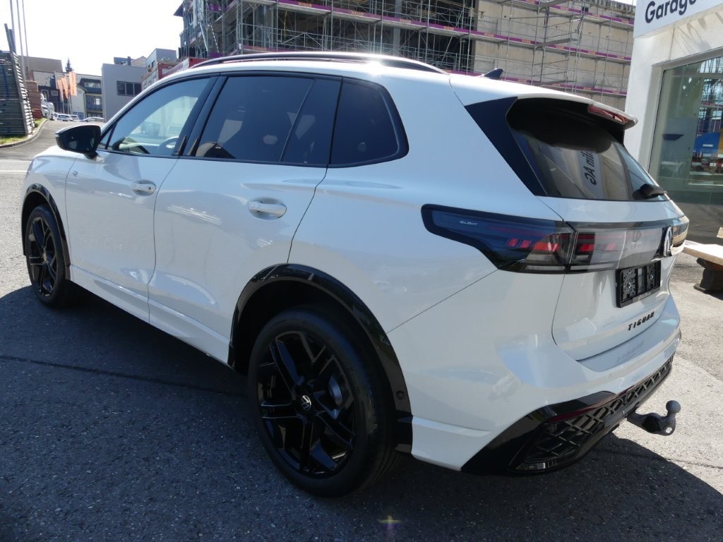 VW Tiguan 2.0 TSI DSG R-Line 4Motion-image-1