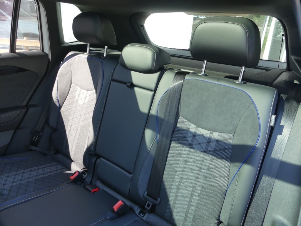 VW Tiguan 2.0 TSI DSG R-Line 4Motion-image-11