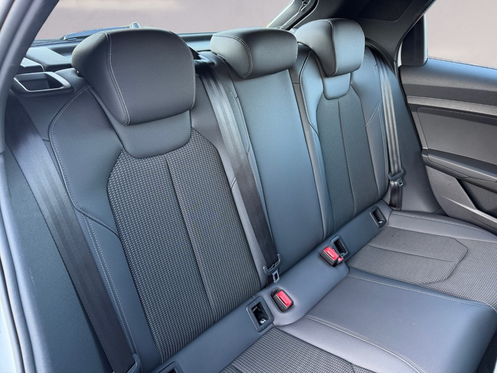 AUDI A1 Sportback 30 TFSI Attraction S-tronic-image-16