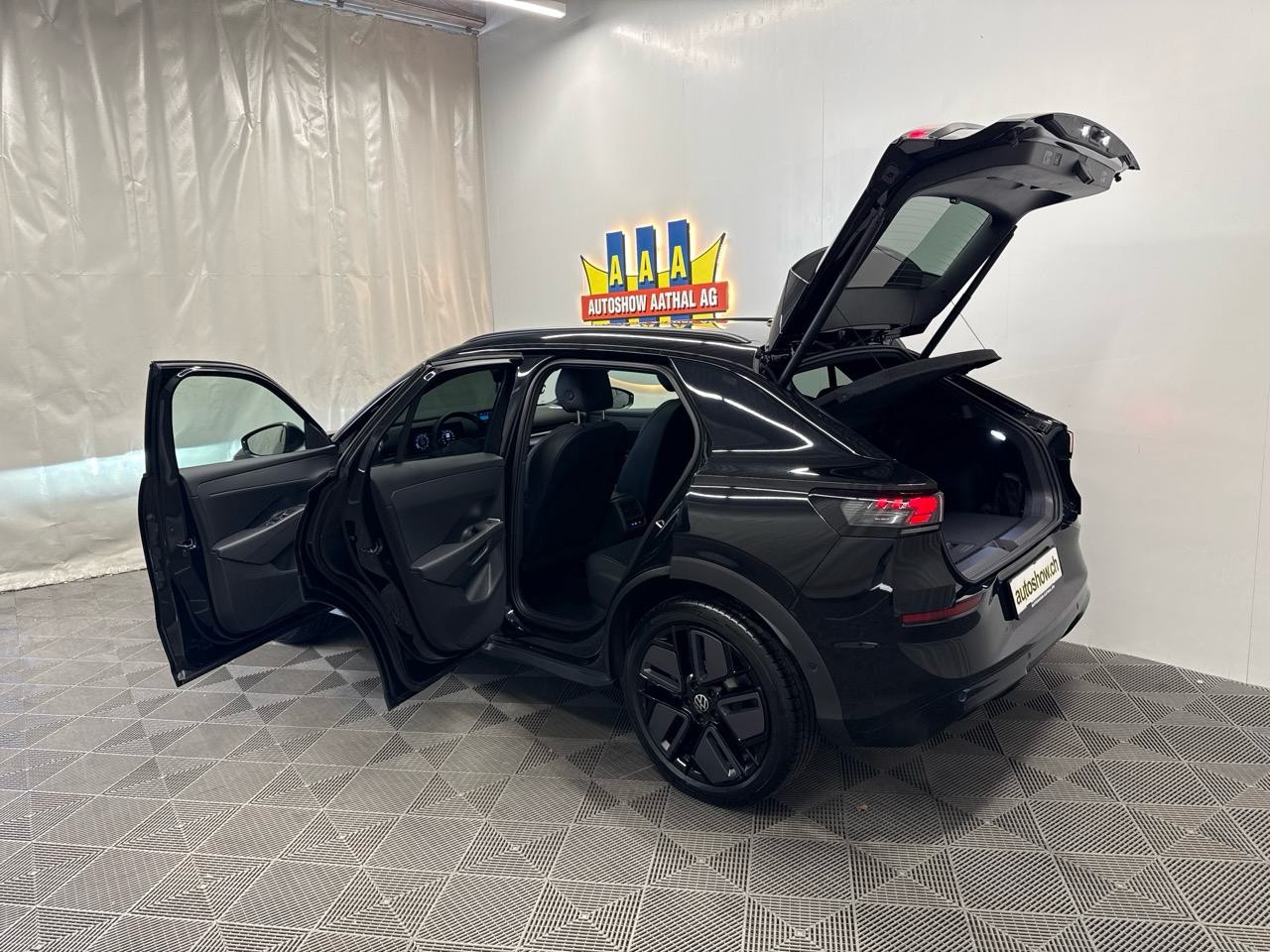 VW T-Roc 1.5 eTSI mHEV R-Line DSG-image-15
