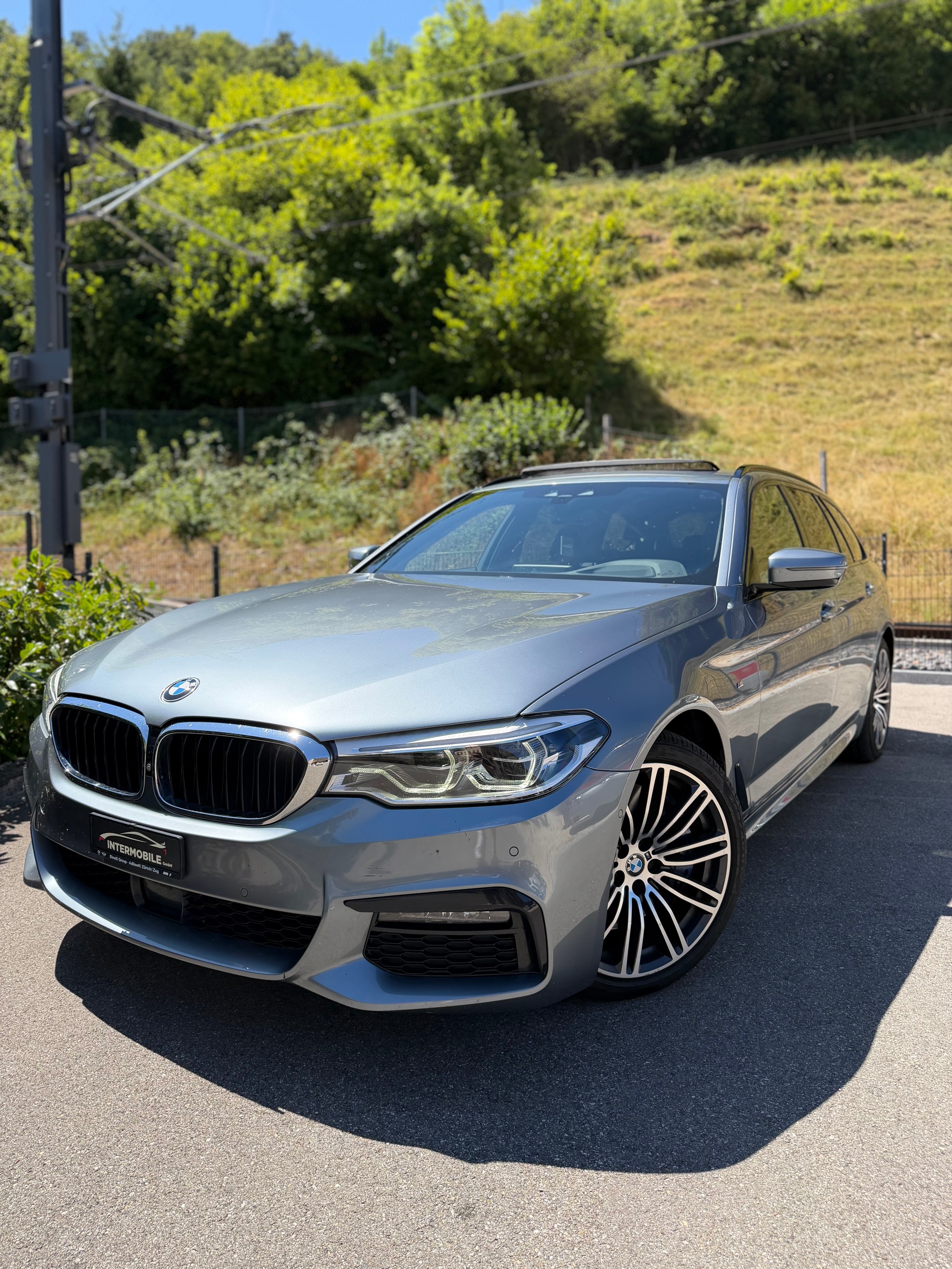 BMW 540i xDrive Touring Steptronic-image-0