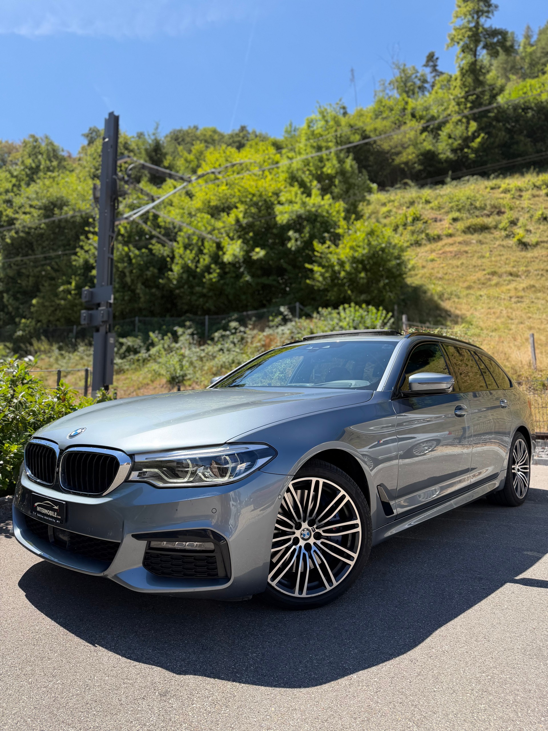 BMW 540i xDrive Touring Steptronic-image-2