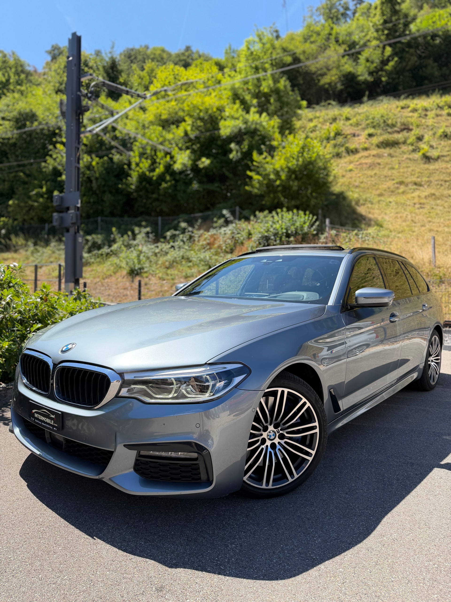 BMW 540i xDrive Touring Steptronic-image-1