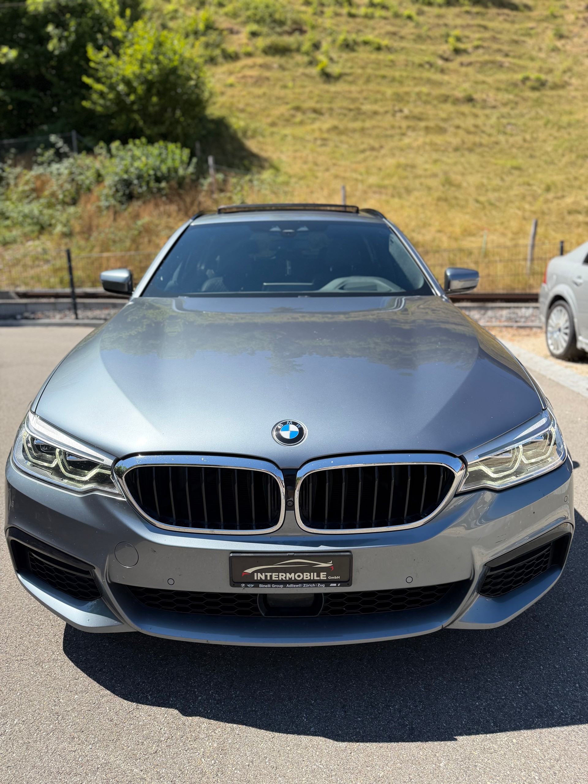 BMW 540i xDrive Touring Steptronic-image-3