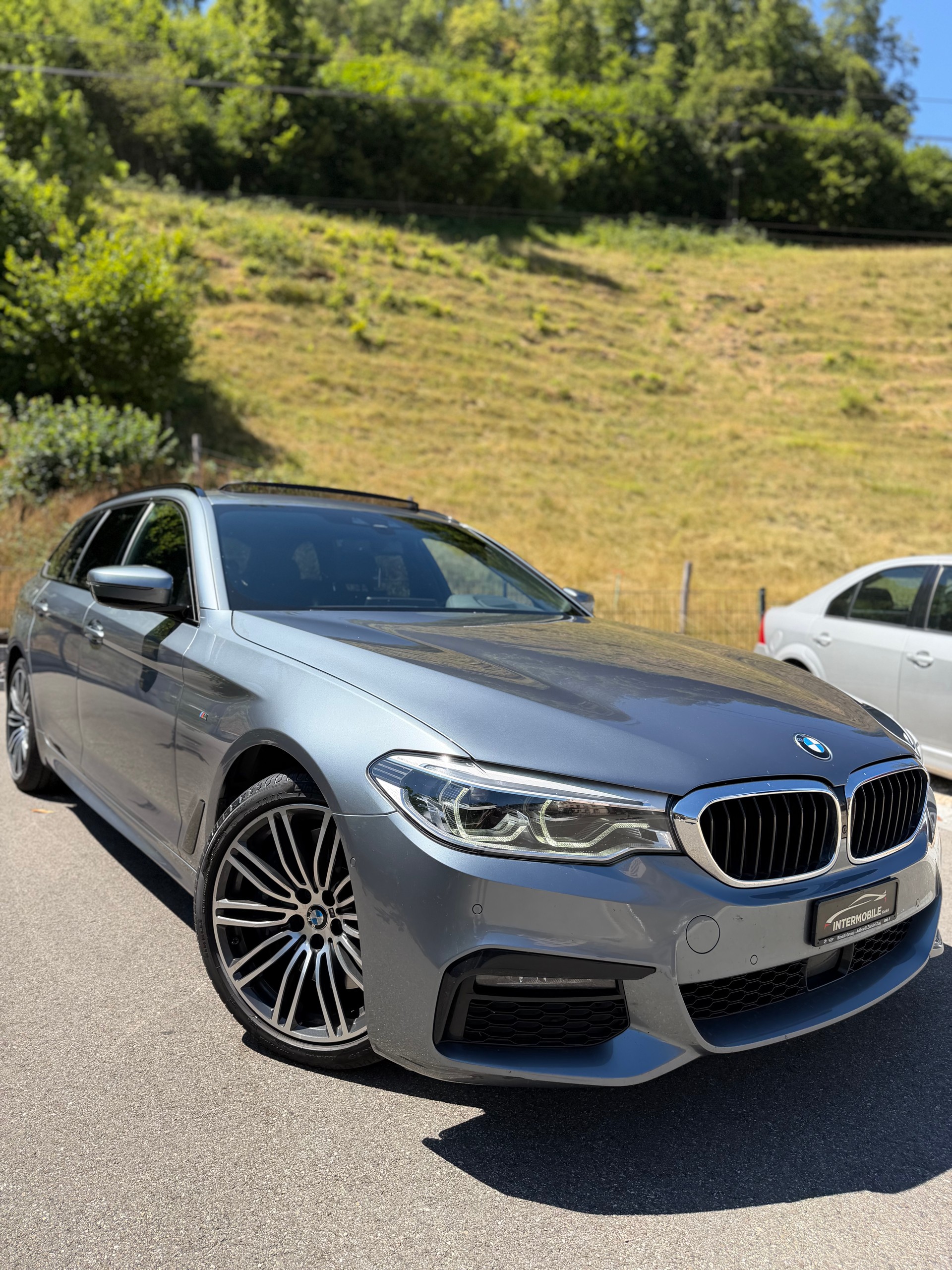 BMW 540i xDrive Touring Steptronic-image-5
