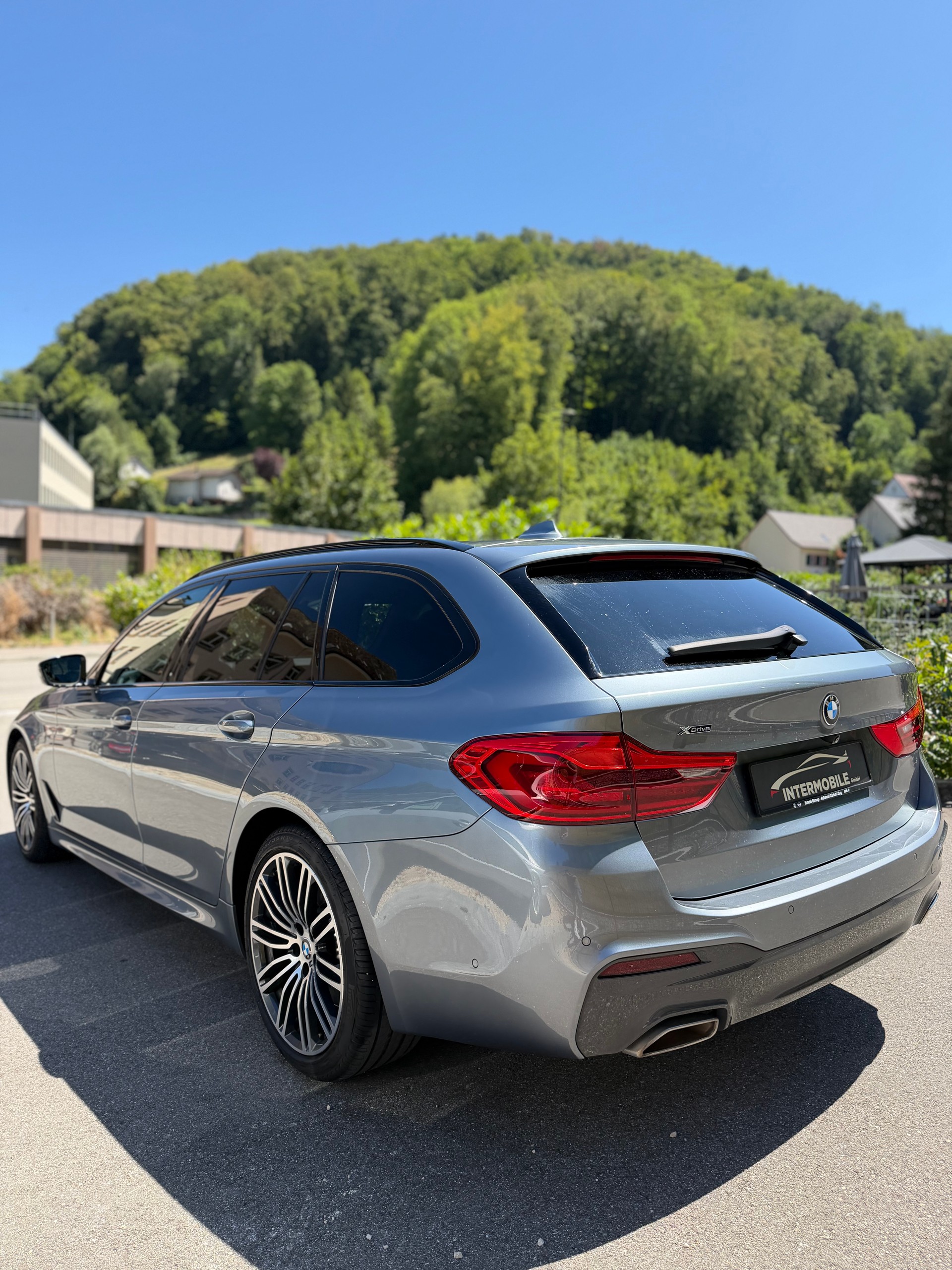 BMW 540i xDrive Touring Steptronic-image-9