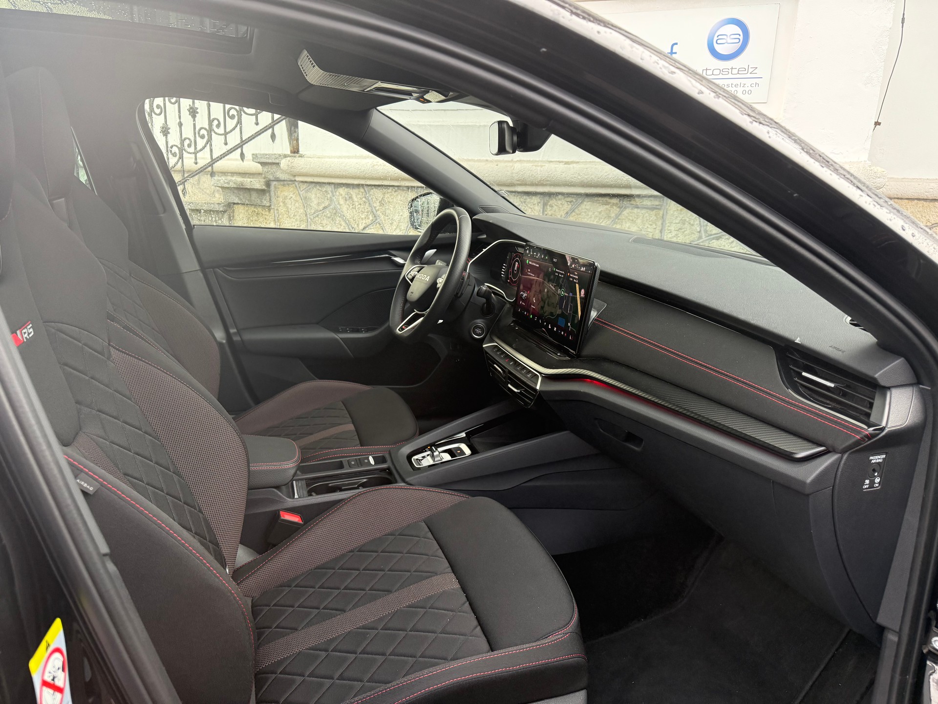 SKODA Octavia Combi 2.0 TSI RS DSG-image-10