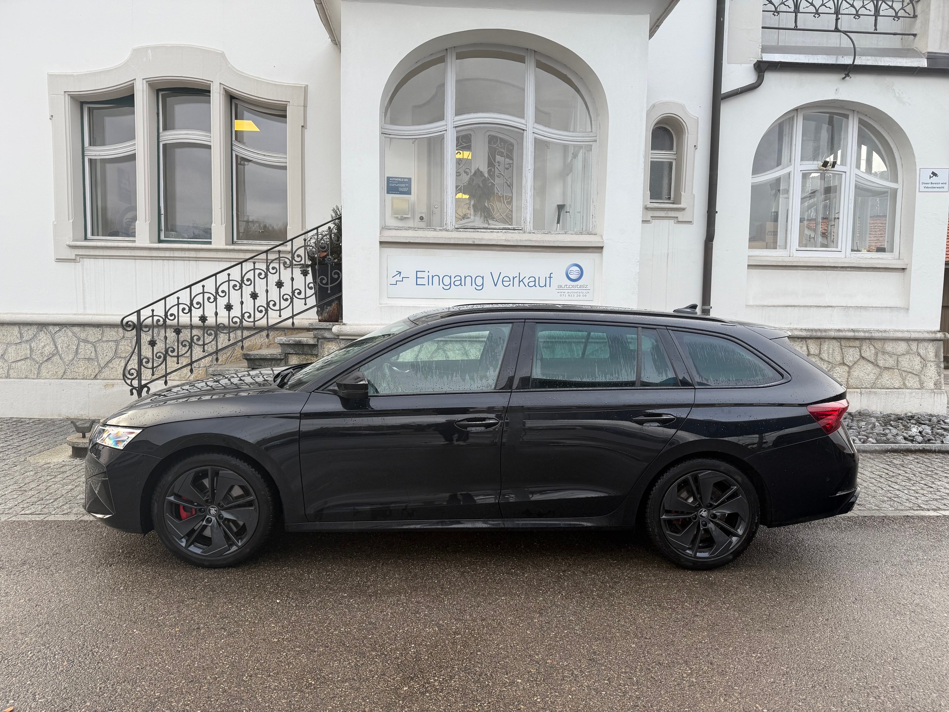 SKODA Octavia Combi 2.0 TSI RS DSG-image-2