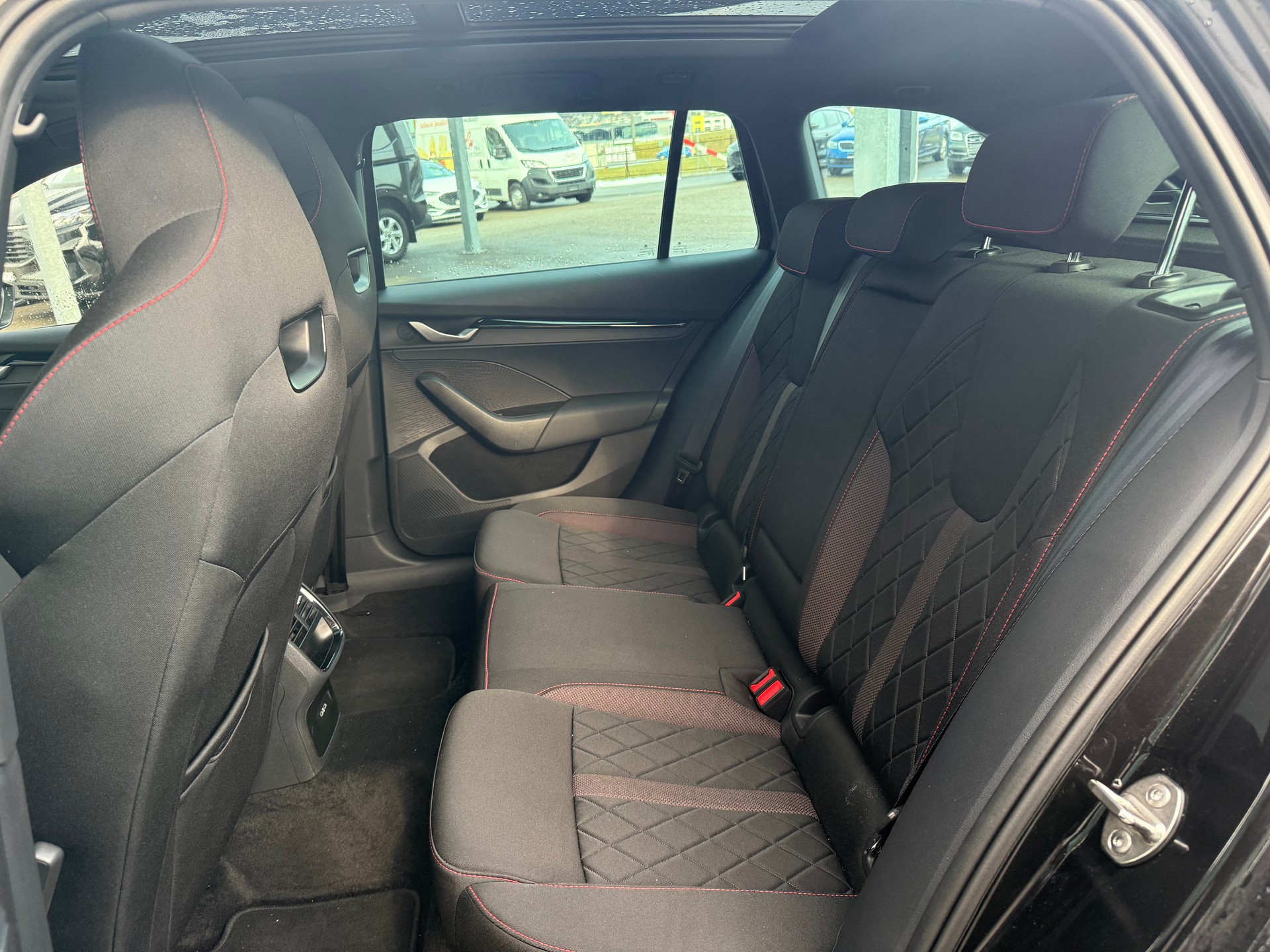 SKODA Octavia Combi 2.0 TSI RS DSG-image-7