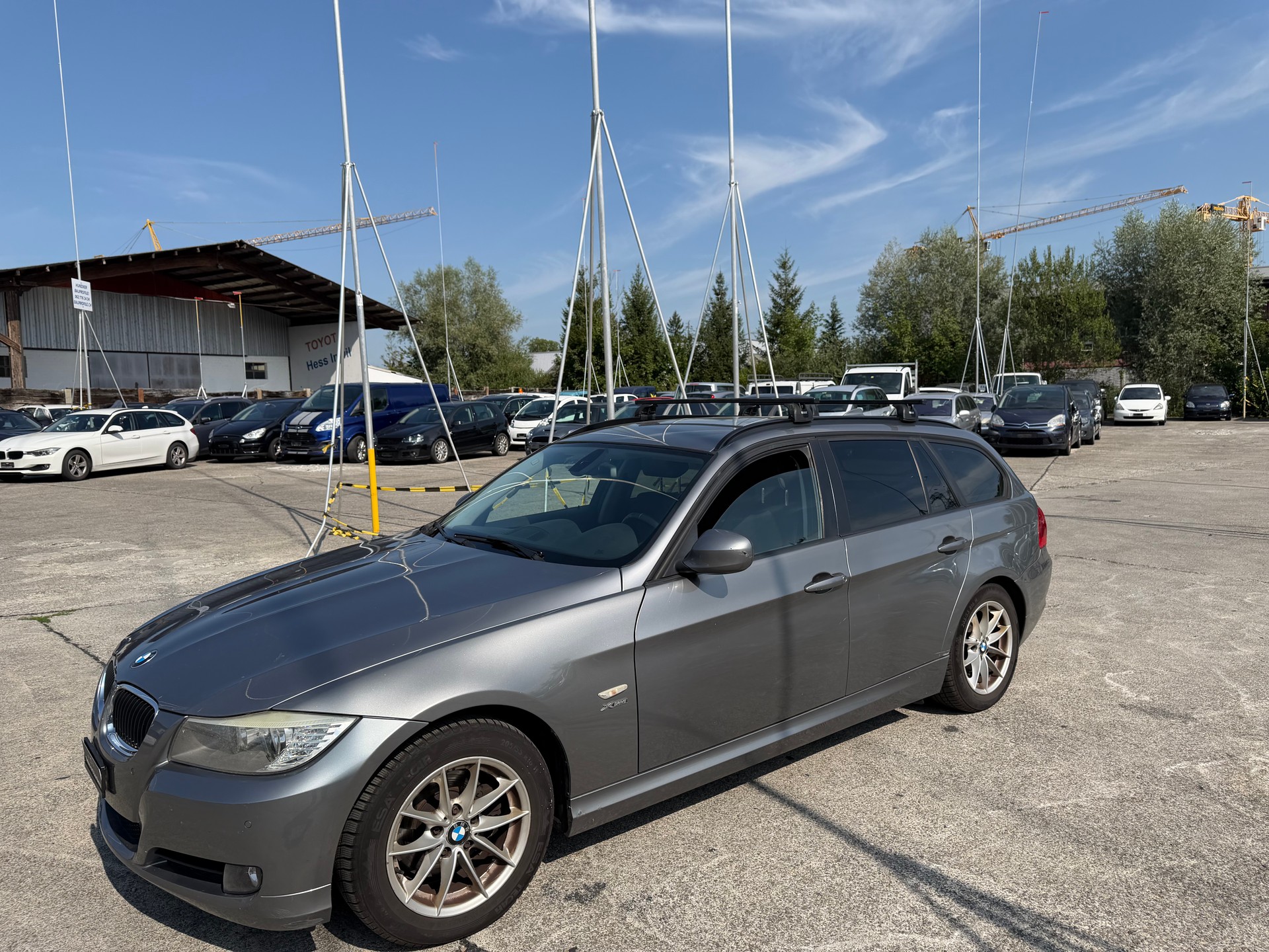 BMW 320d xDrive Touring-image-8