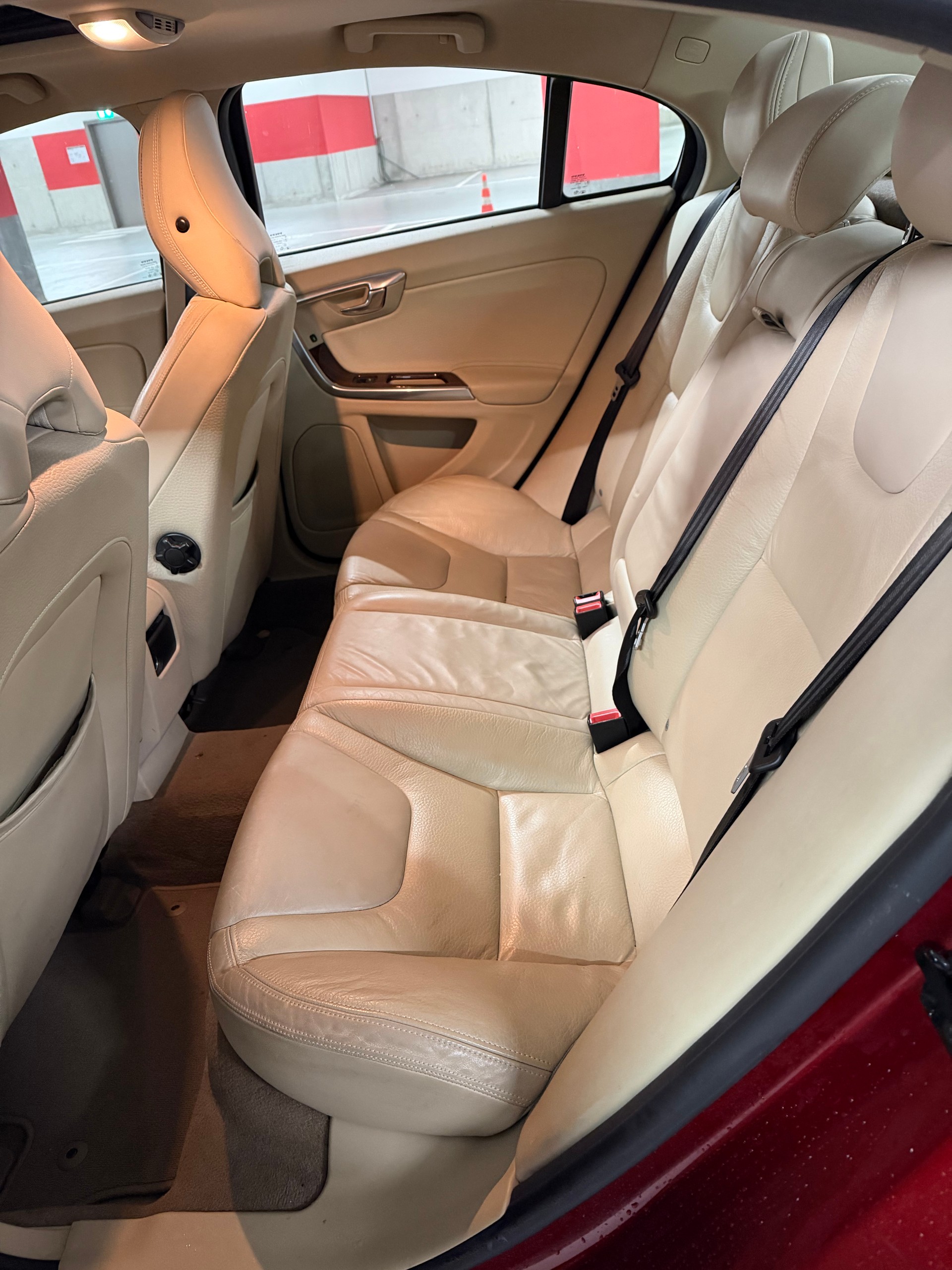 VOLVO S60 T4 Kinetic Powershift-image-9