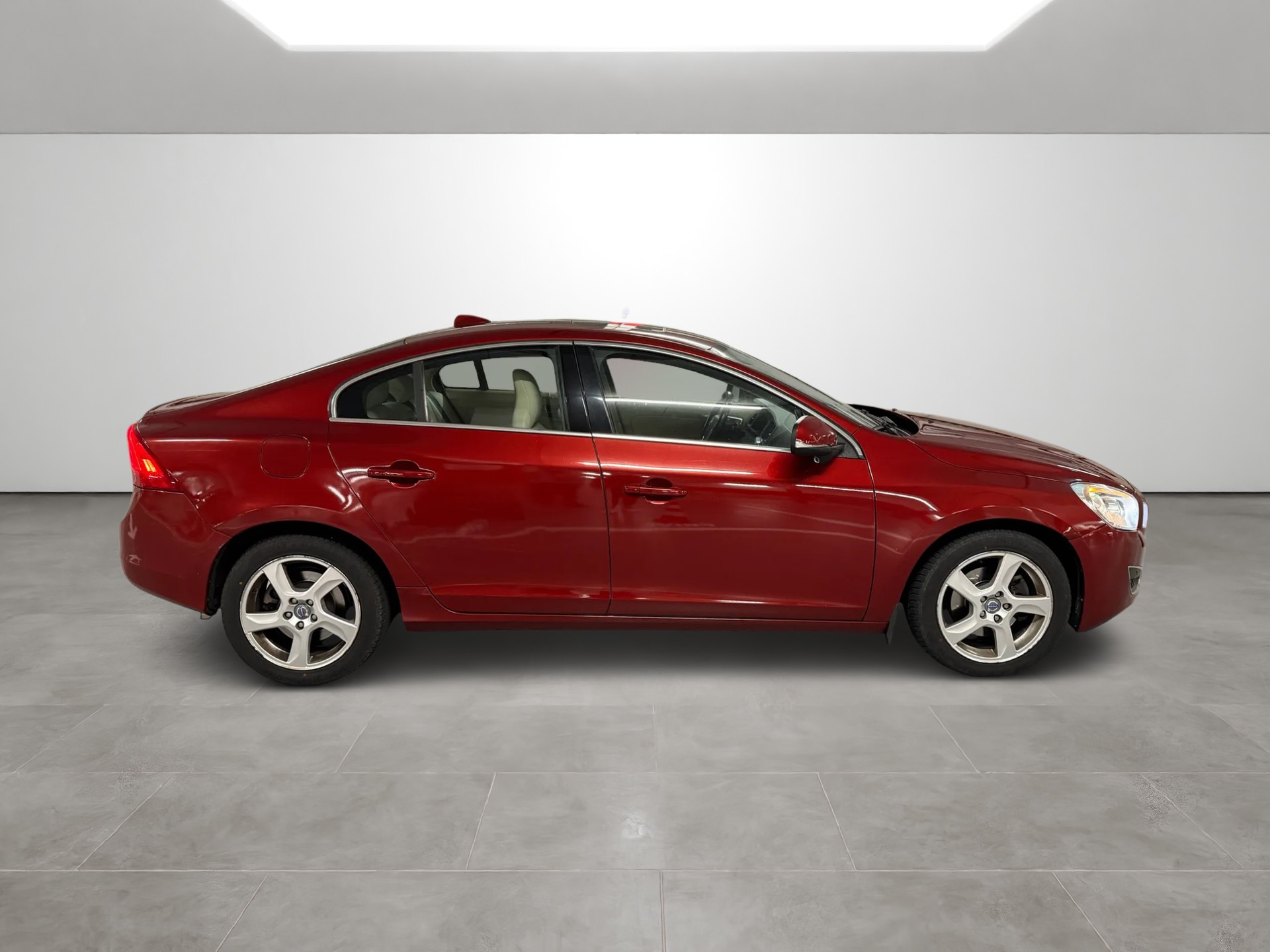 VOLVO S60 T4 Kinetic Powershift-image-4
