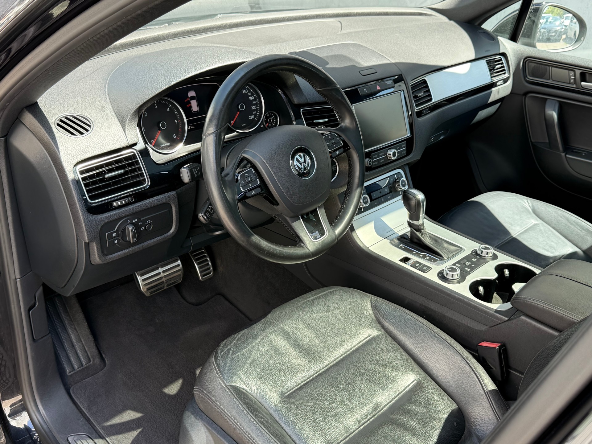 VW Touareg 3.0 TDI BMT Black Pearl Tiptronic-image-4