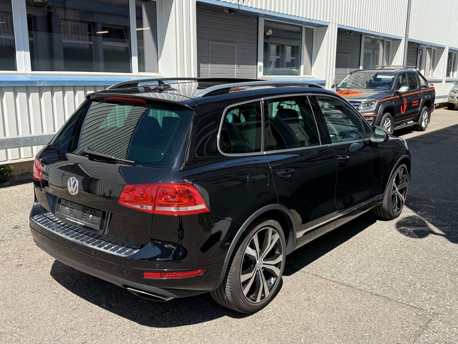 VW Touareg 3.0 TDI BMT Black Pearl Tiptronic-image-2