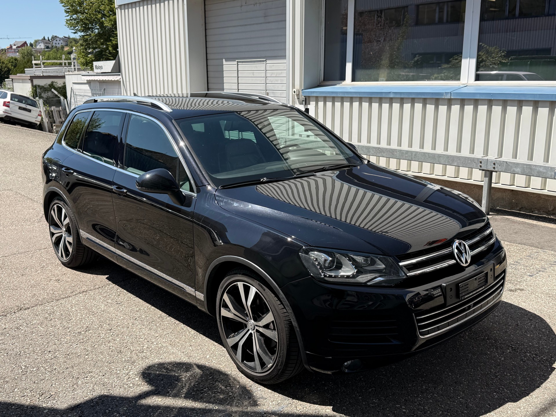 VW Touareg 3.0 TDI BMT Black Pearl Tiptronic-image-1